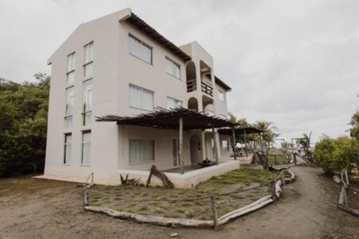 Comodo Apartamento con Terraza Frente al Mar - D2