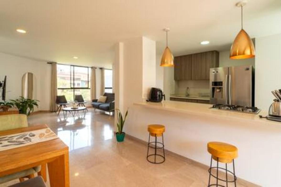 ¡Hermoso y amplio apartamento en Poblado Medellin