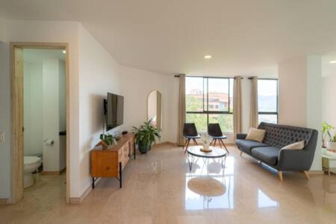 ¡Hermoso y amplio apartamento en Poblado Medellin