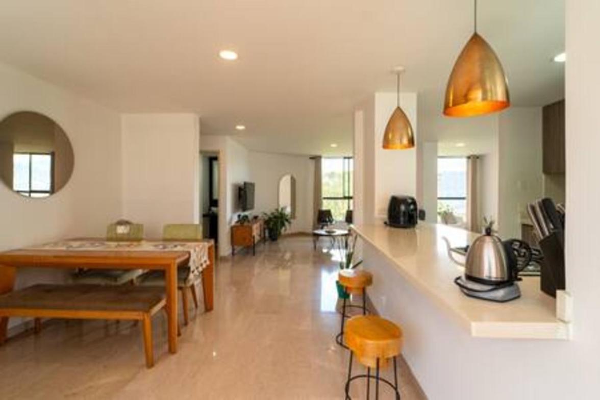 ¡Hermoso y amplio apartamento en Poblado Medellin