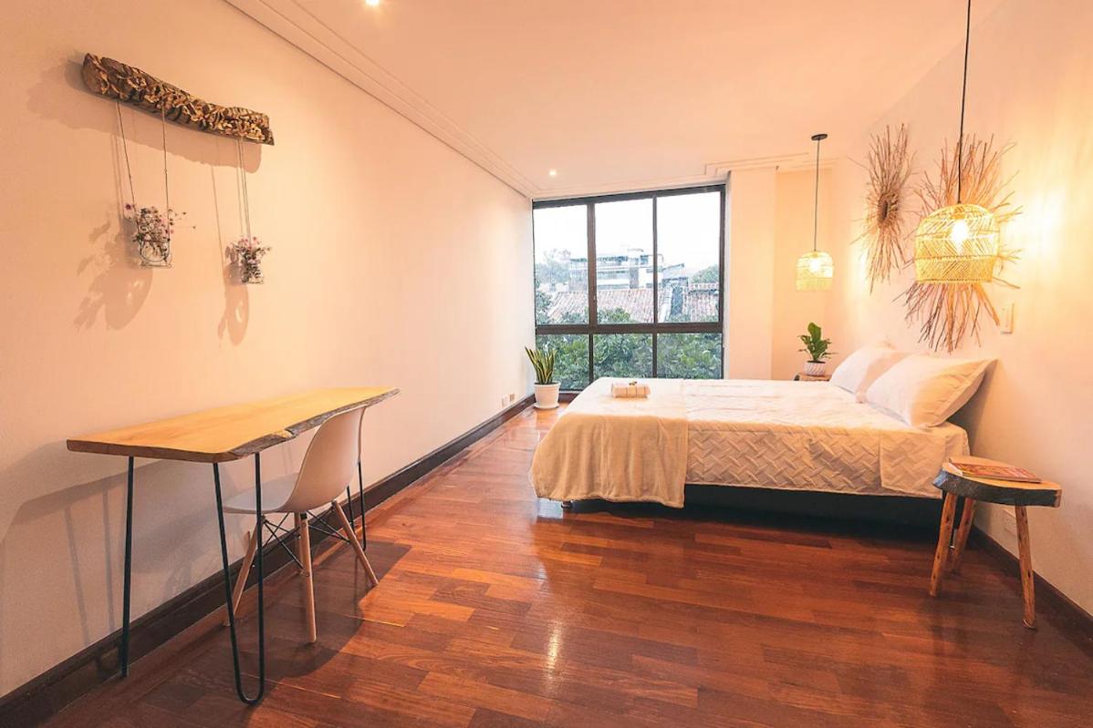 Elegante habitación baño compartido en Poblado -A7