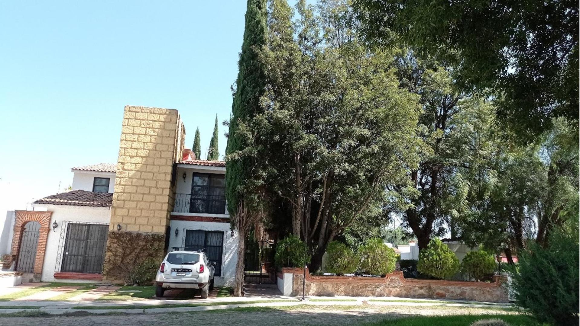 Hotel Casa Vacacional con Alberca y Asador Tequisquiapan Querétaro Club de Golf - Image 1