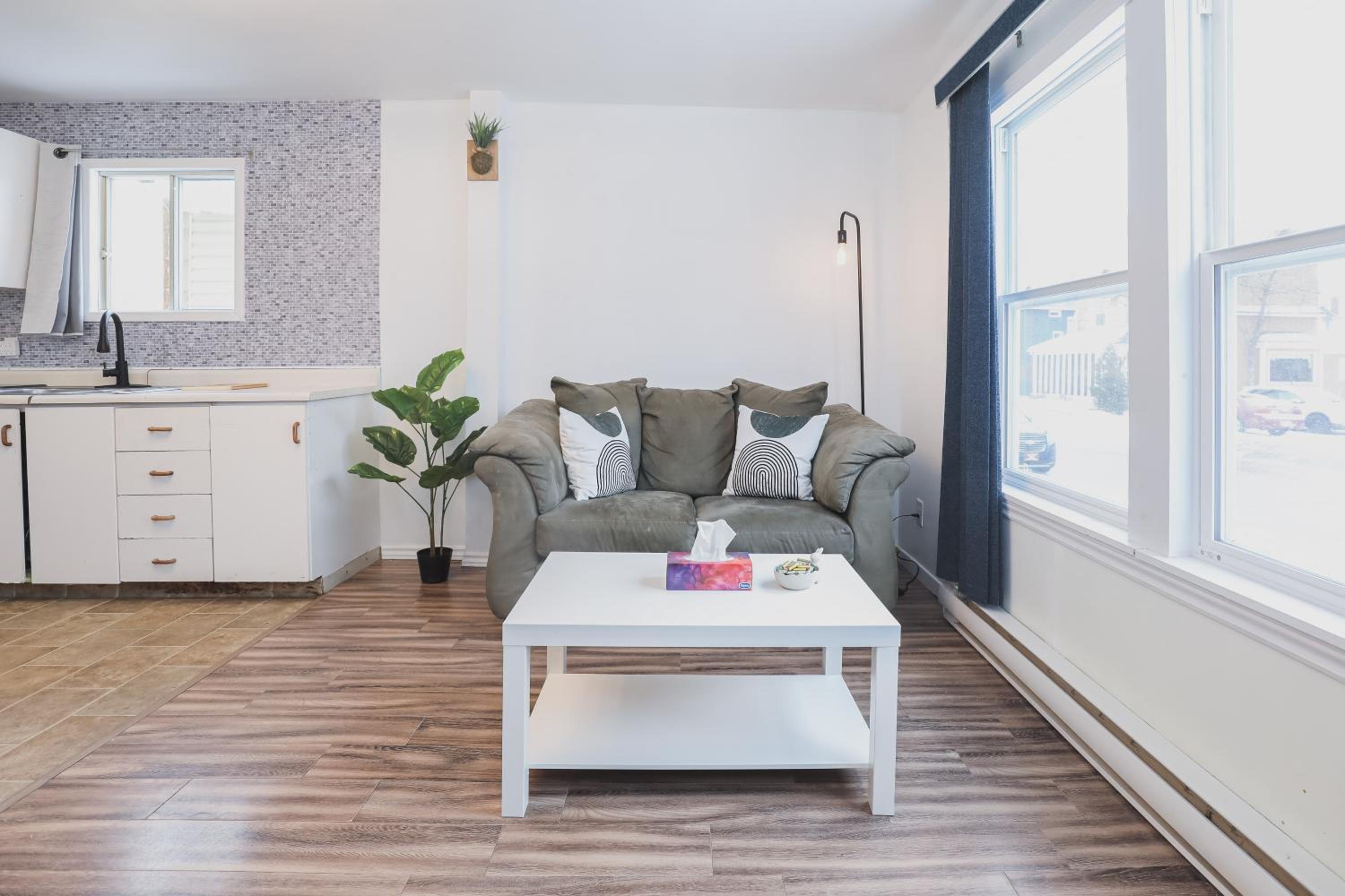 Entire Suite near YQM, NBCC, Champlain Mall - Centennial Park