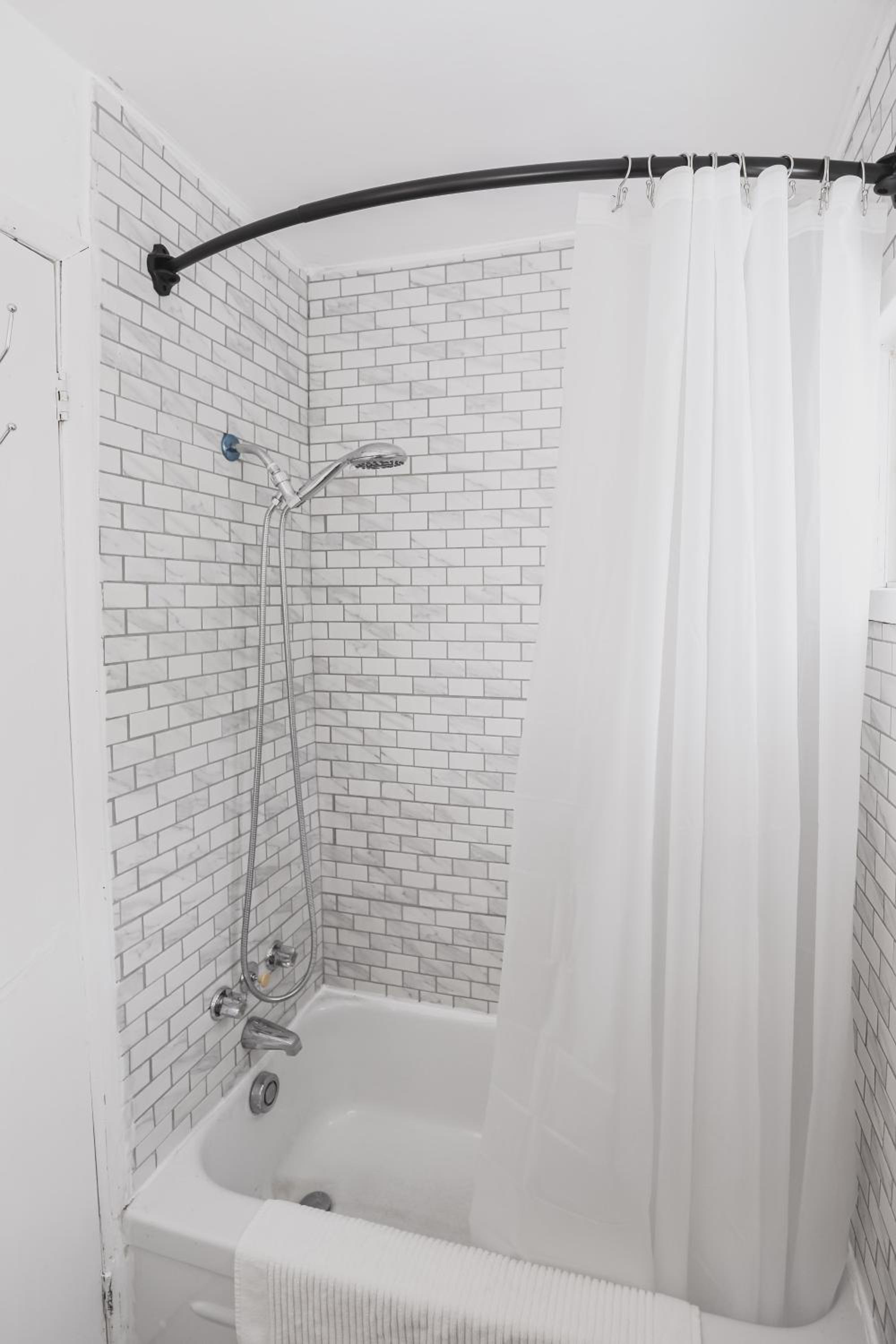 Entire Suite near YQM, NBCC, Champlain Mall - Centennial Park
