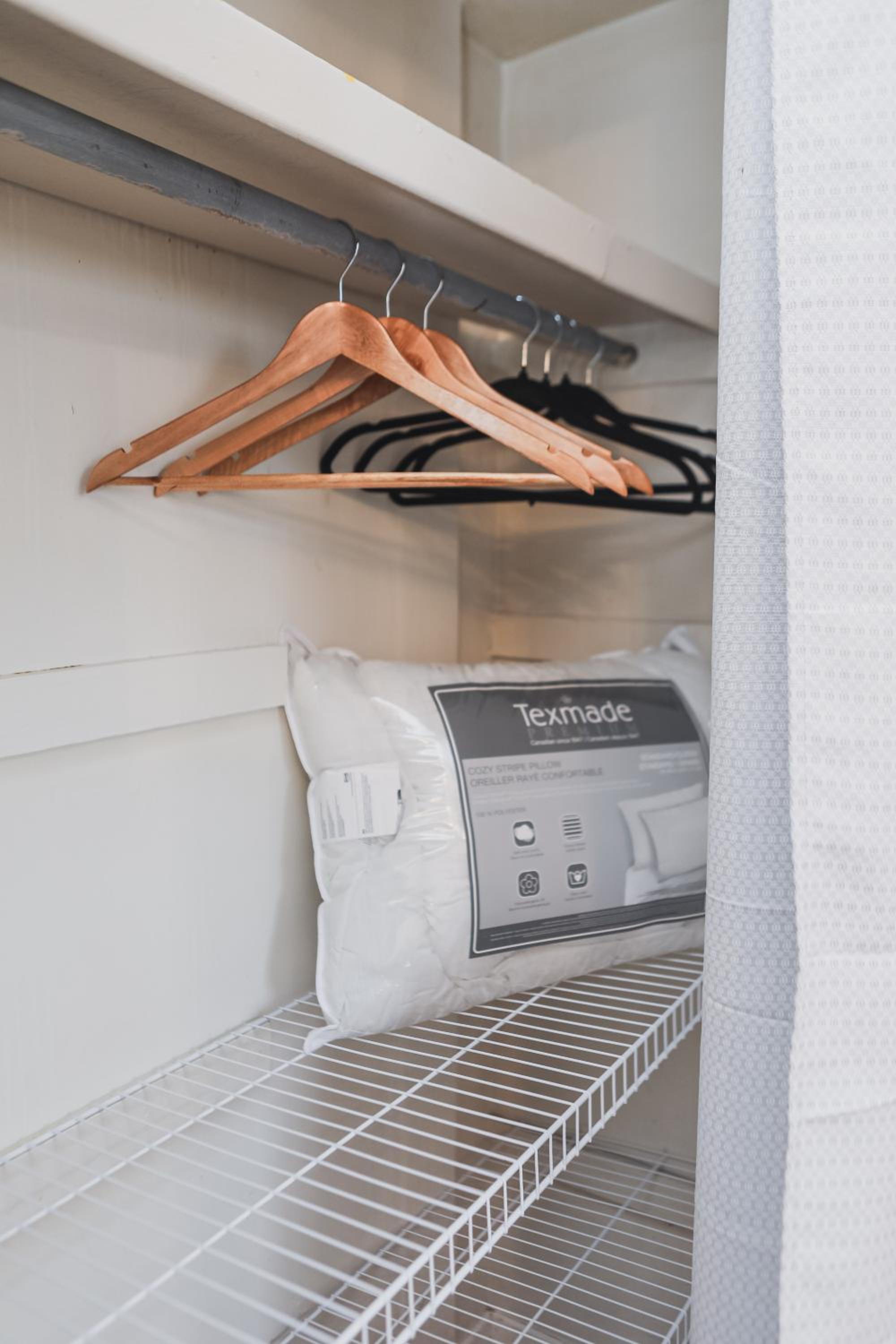 Entire Suite near YQM, NBCC, Champlain Mall - Centennial Park