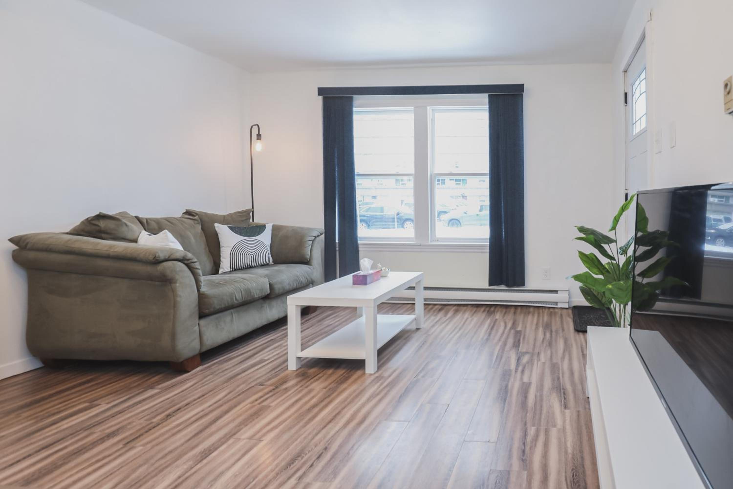 Entire Suite near YQM, NBCC, Champlain Mall - Centennial Park