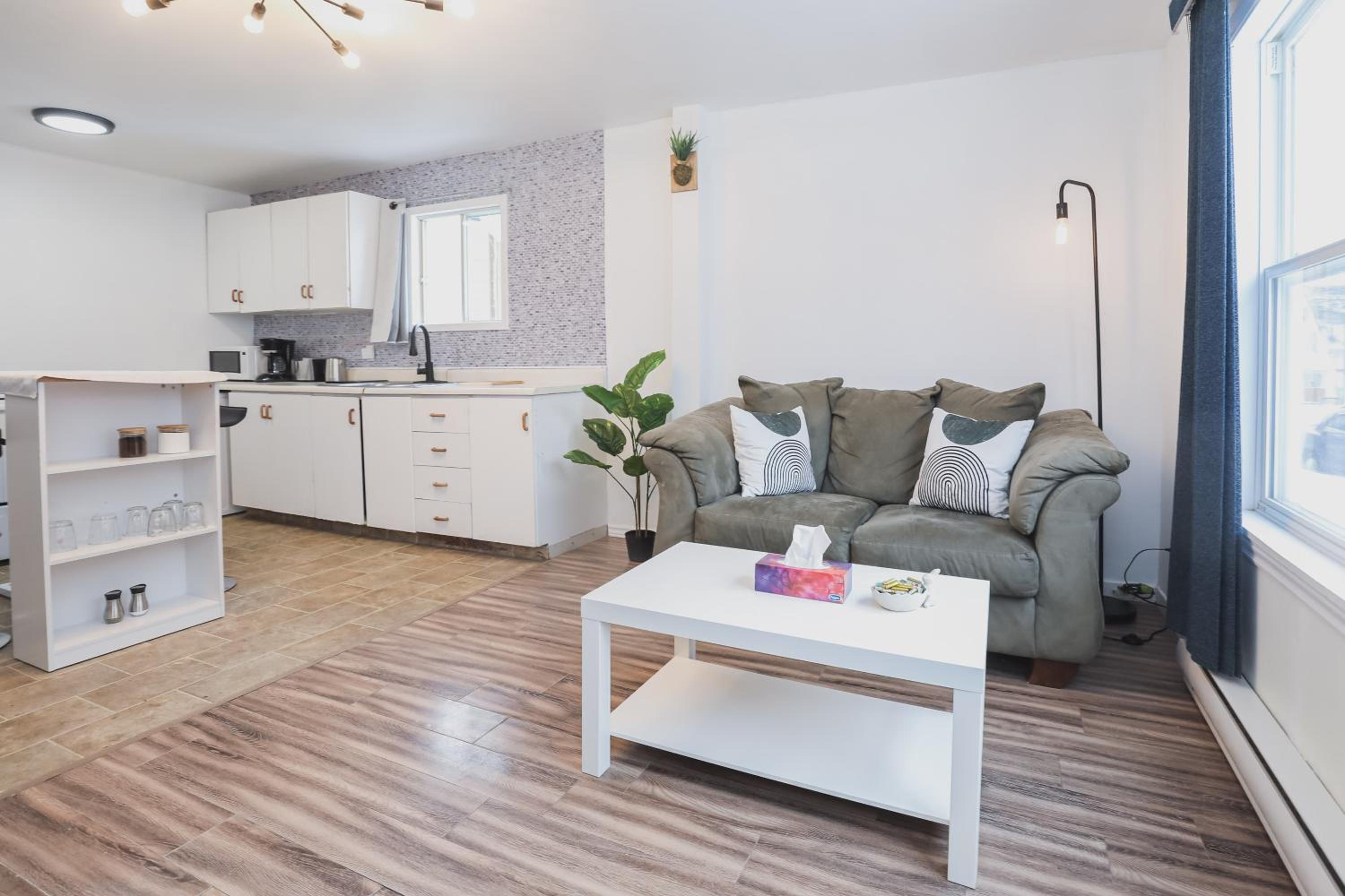 Entire Suite near YQM, NBCC, Champlain Mall - Centennial Park
