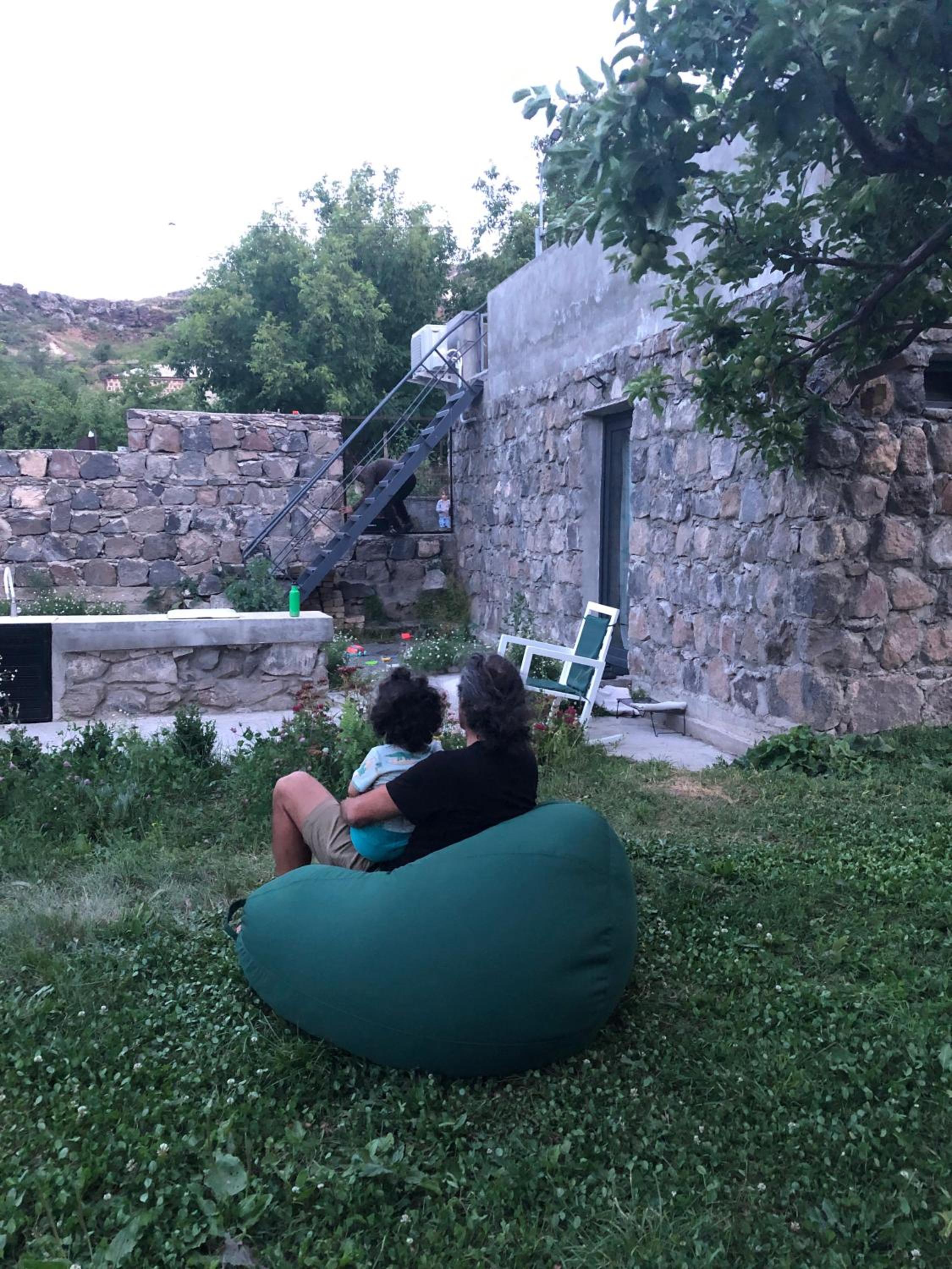 Zove Rural Cottage with garden views