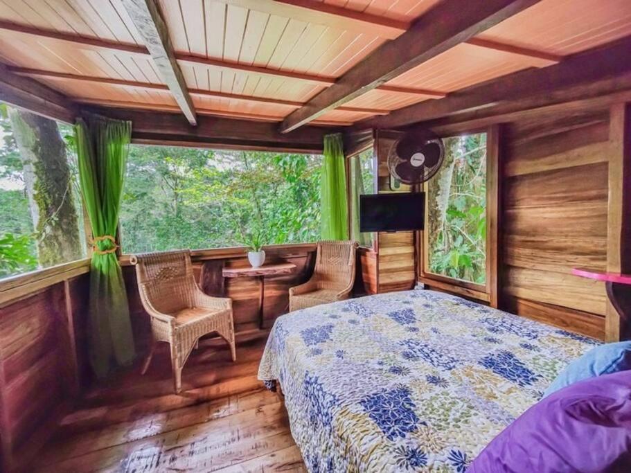 Gecko Treehouse with Jungle View, Plunge Pool & WiFi