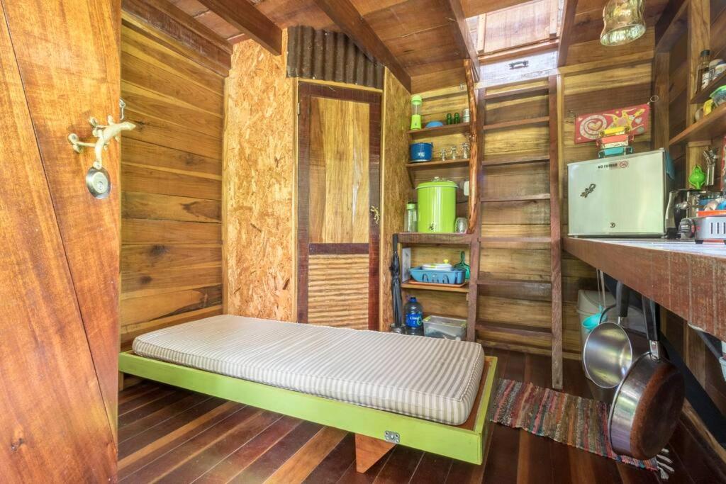 Gecko Treehouse with Jungle View, Plunge Pool & WiFi