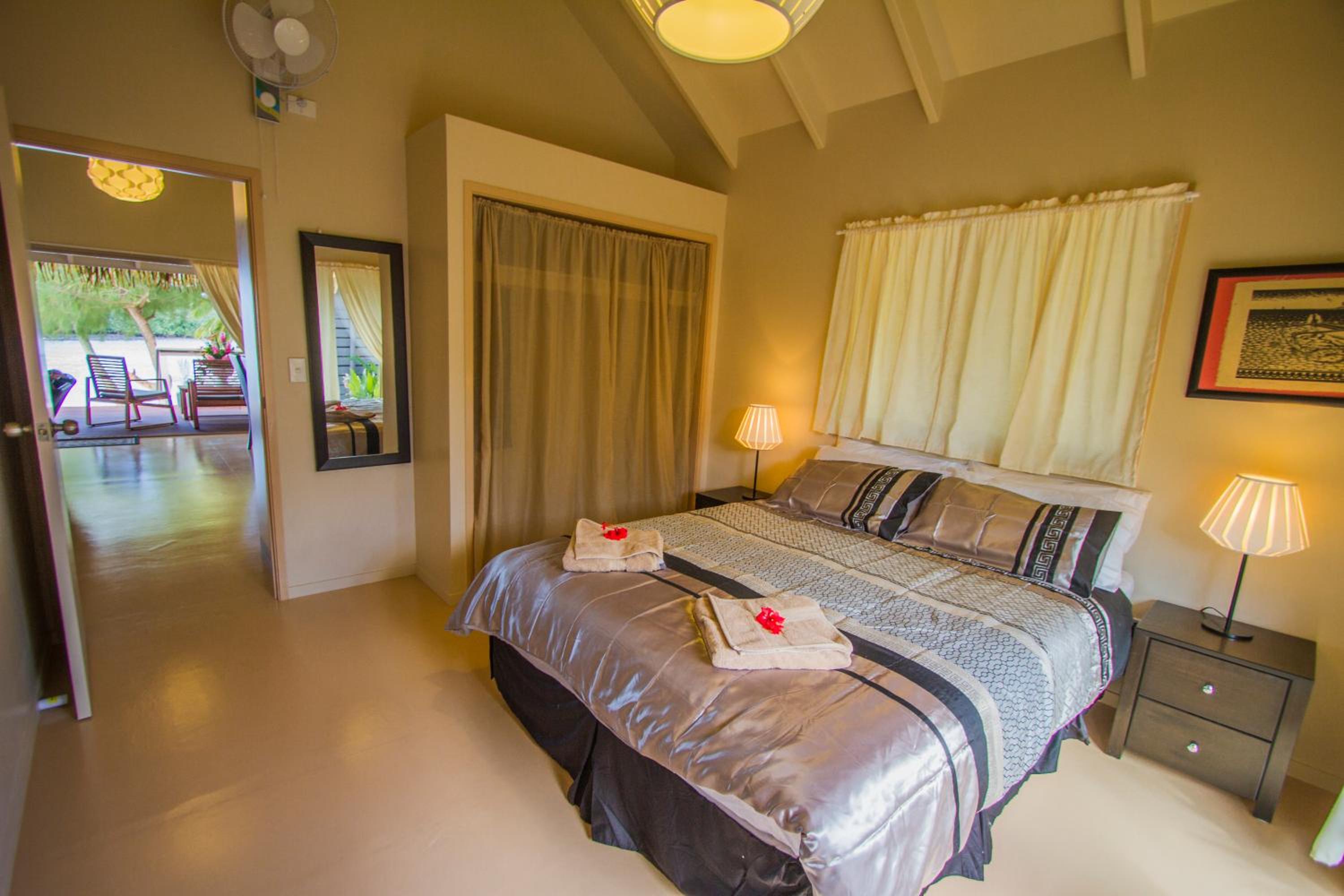 Cook Islands Holiday Villas - Muri Lagoon Beachfront