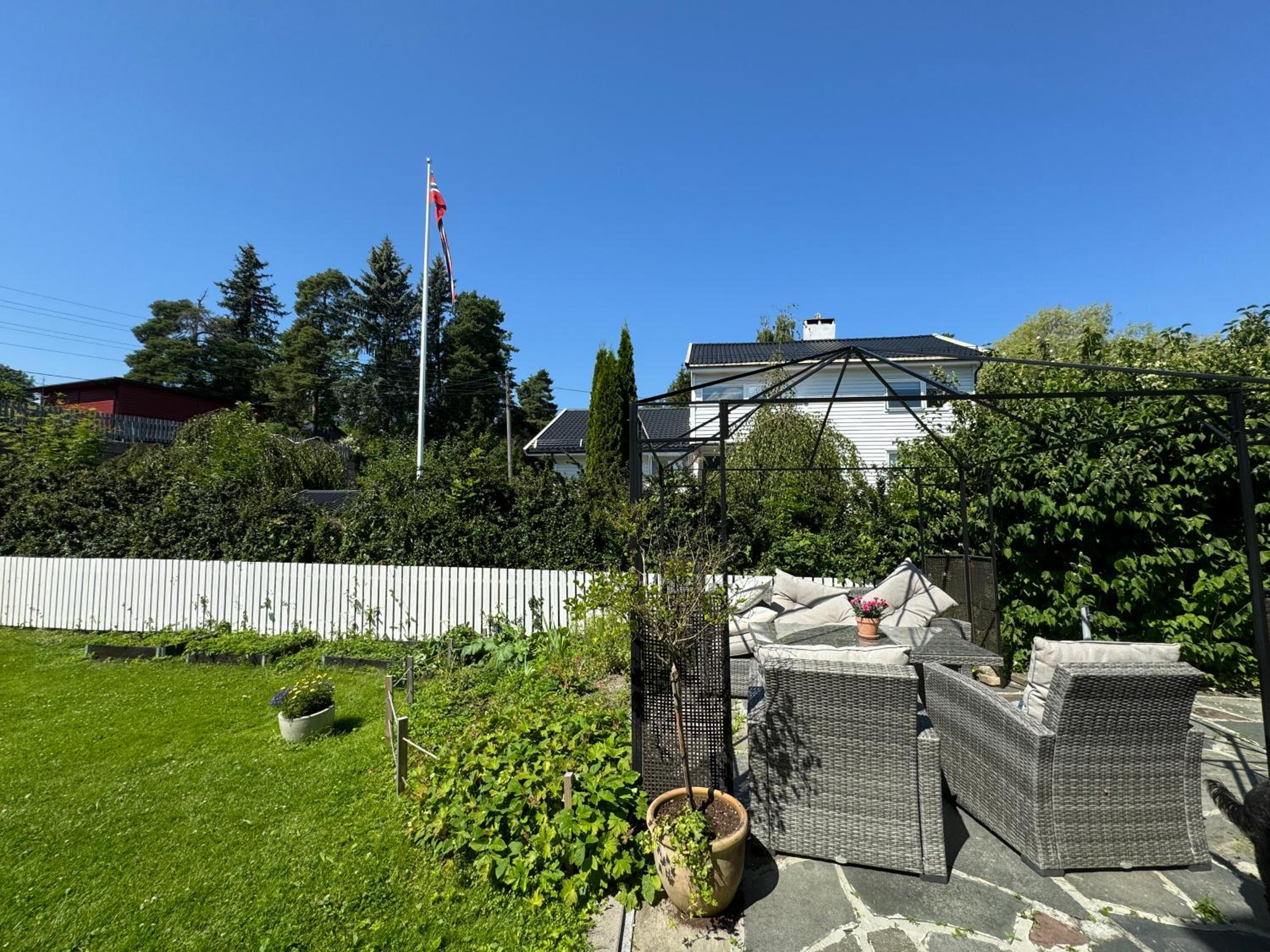 Hus med hage på Stabekk - 10 min fra Oslo