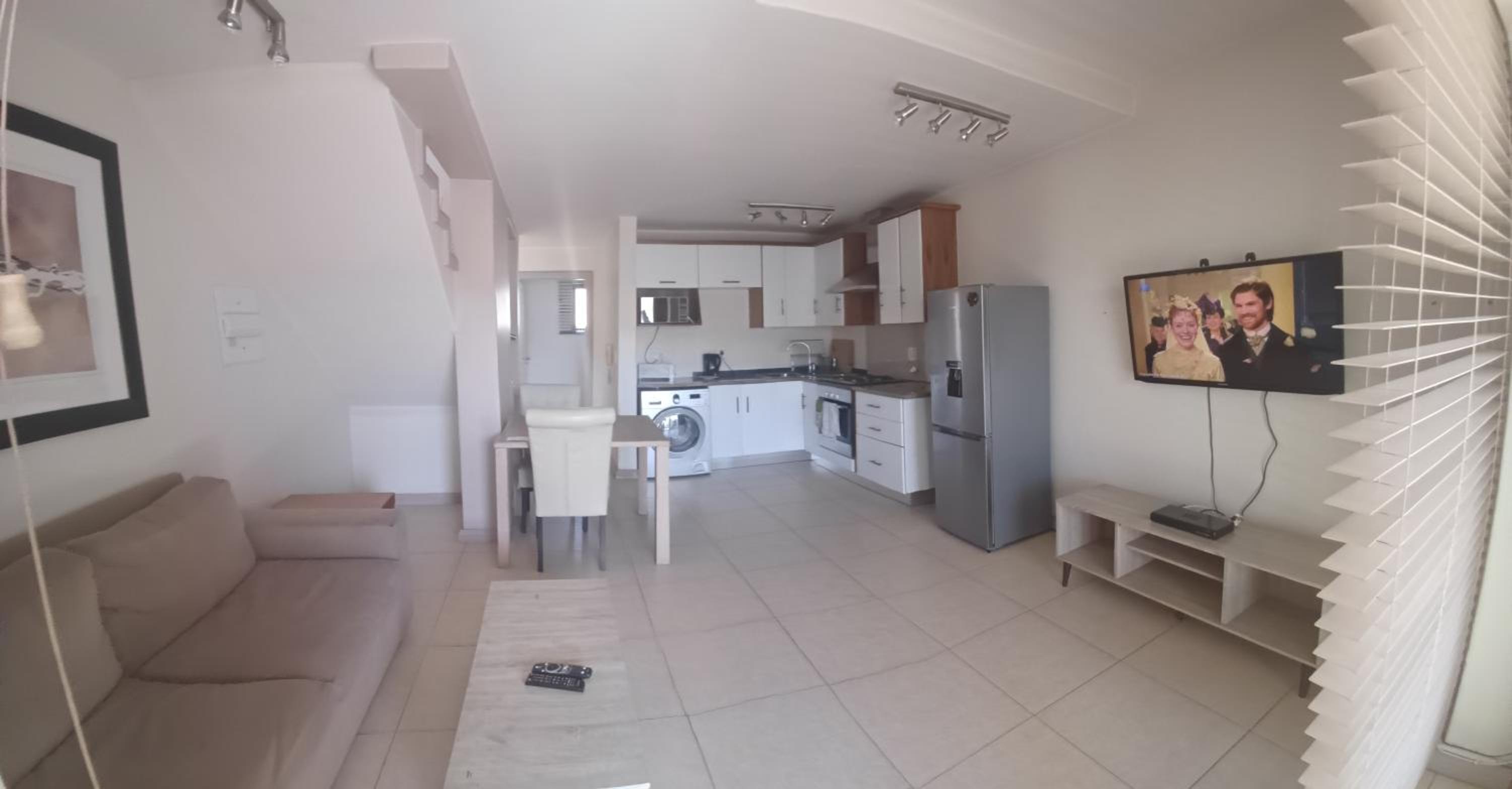 Mount Royal 30 Large 1 bed with balcony