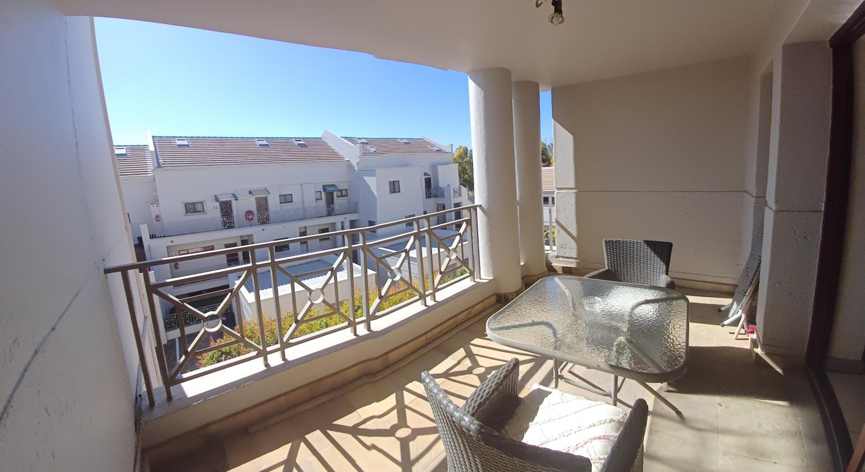 Mount Royal 30 Large 1 bed with balcony