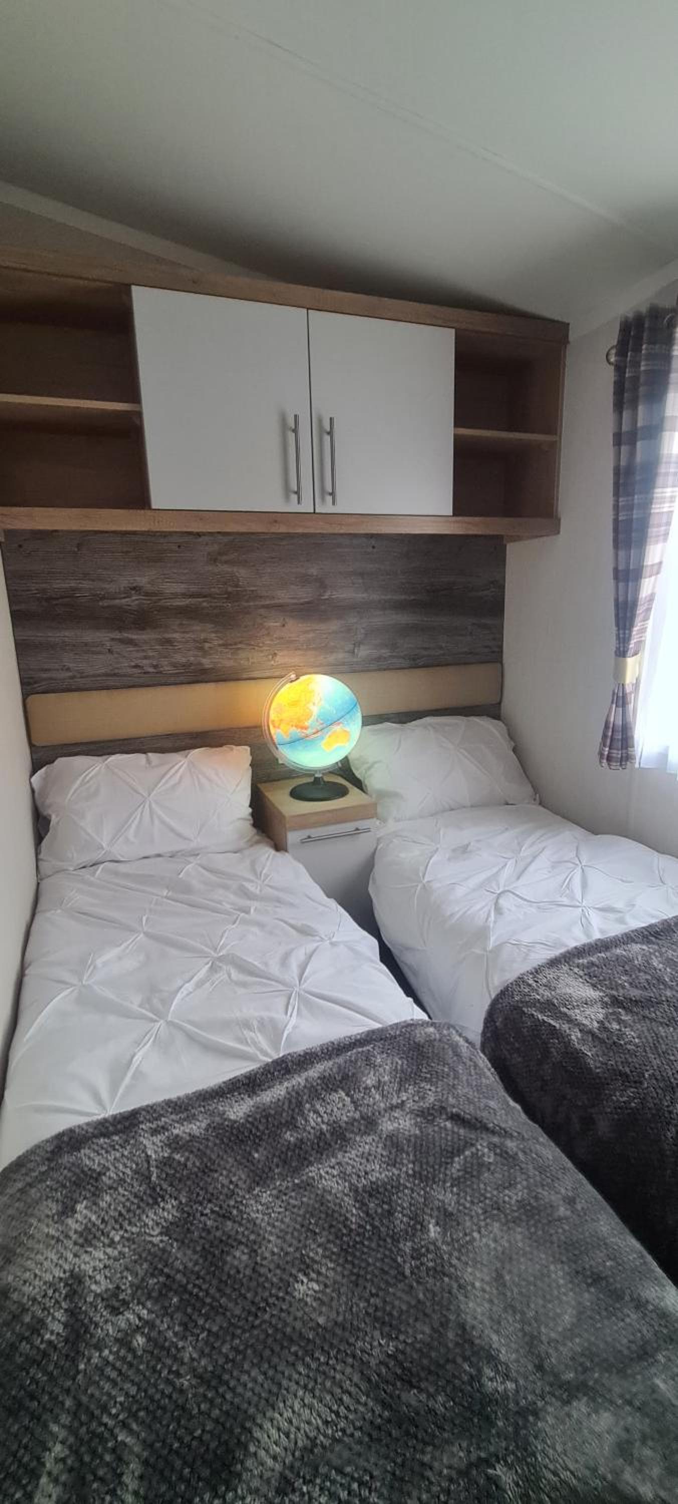 Deluxe Silver 3 Bed Holiday Home in Port Seton view 3