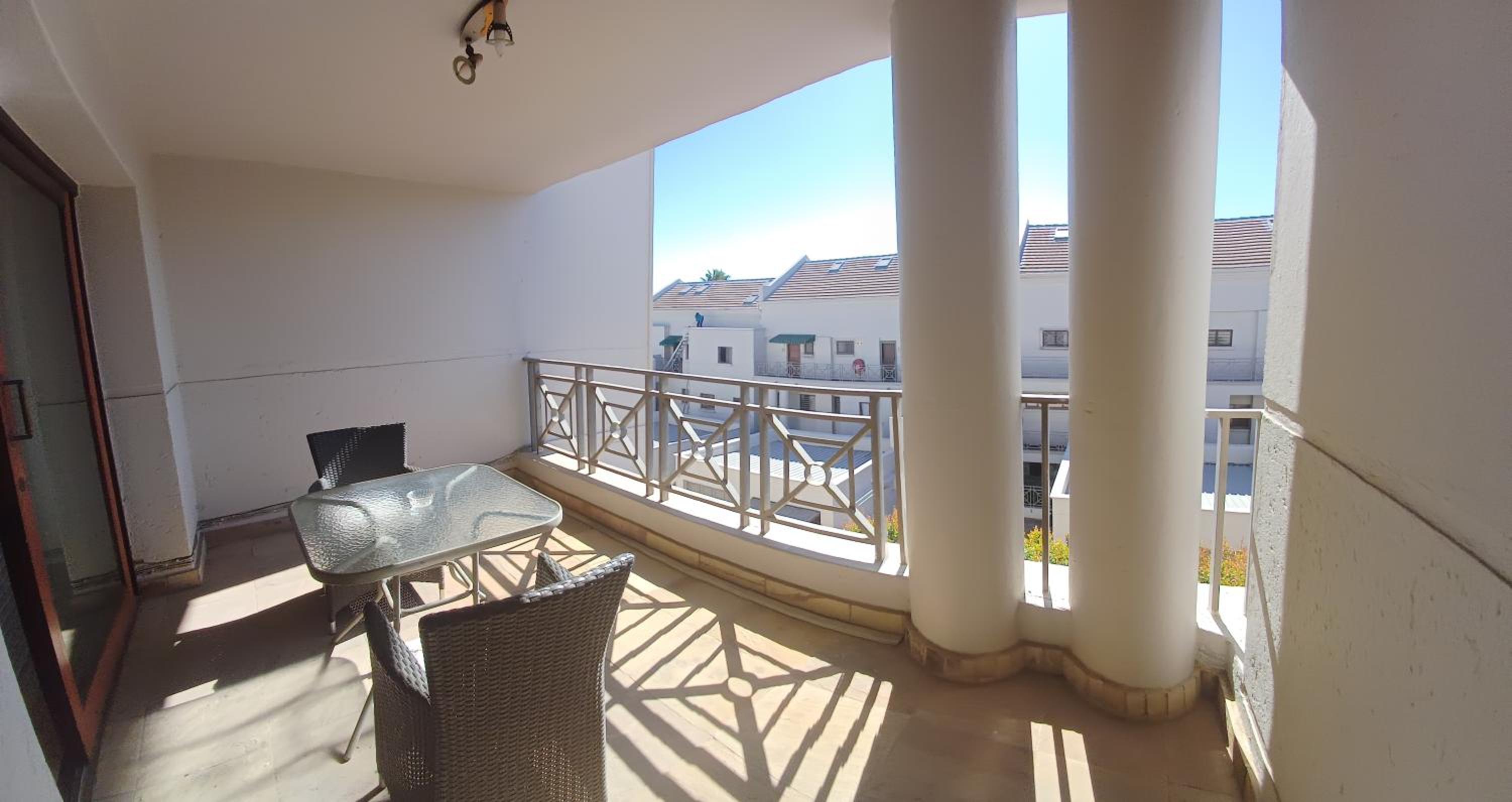 Mount Royal 30 Large 1 bed with balcony