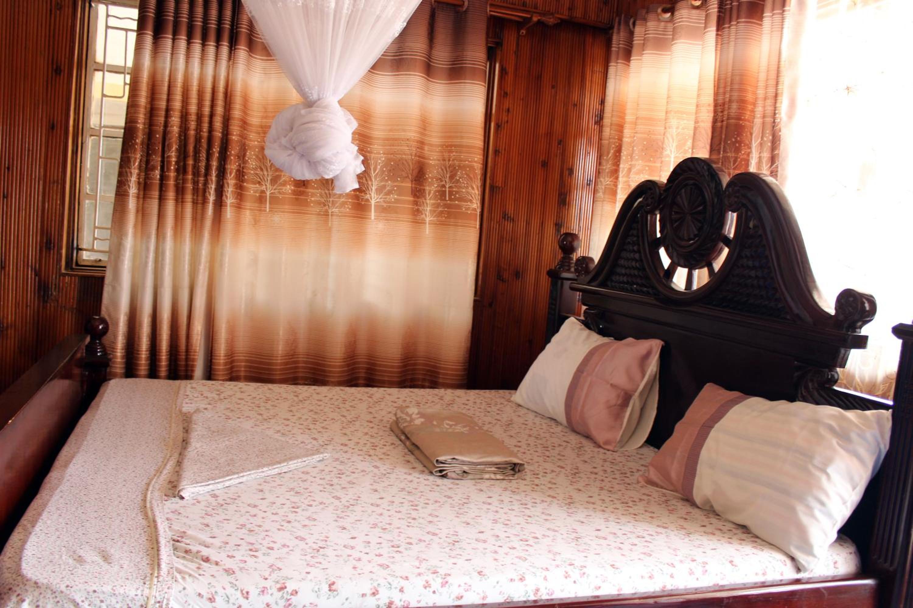Elgon Cribs view 2