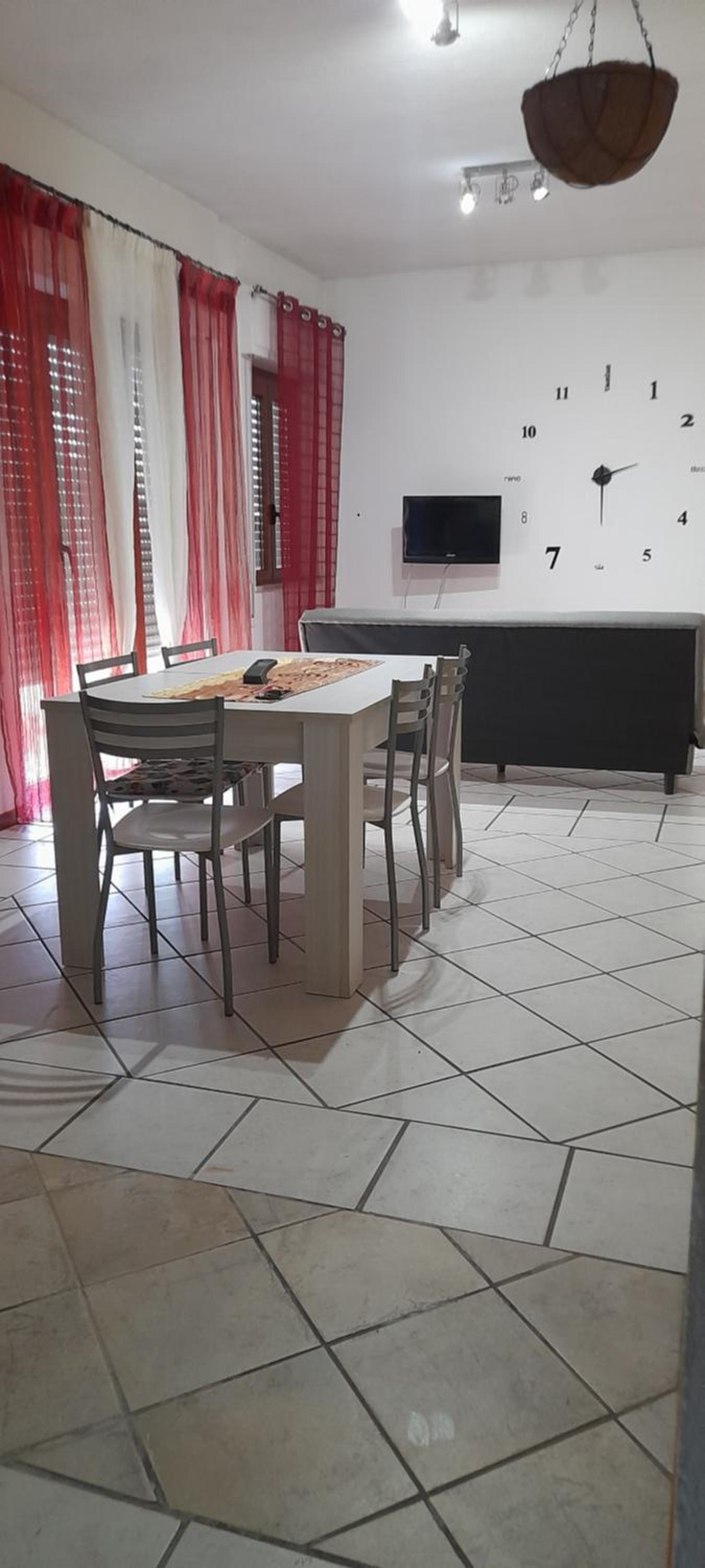 Casa Deborah en Quartu SantʼElena — dining