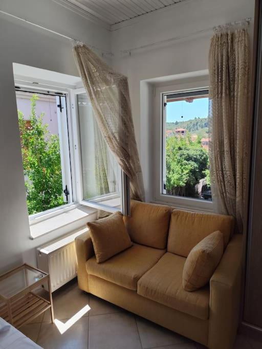 Filip and Myrsinis house - apartment