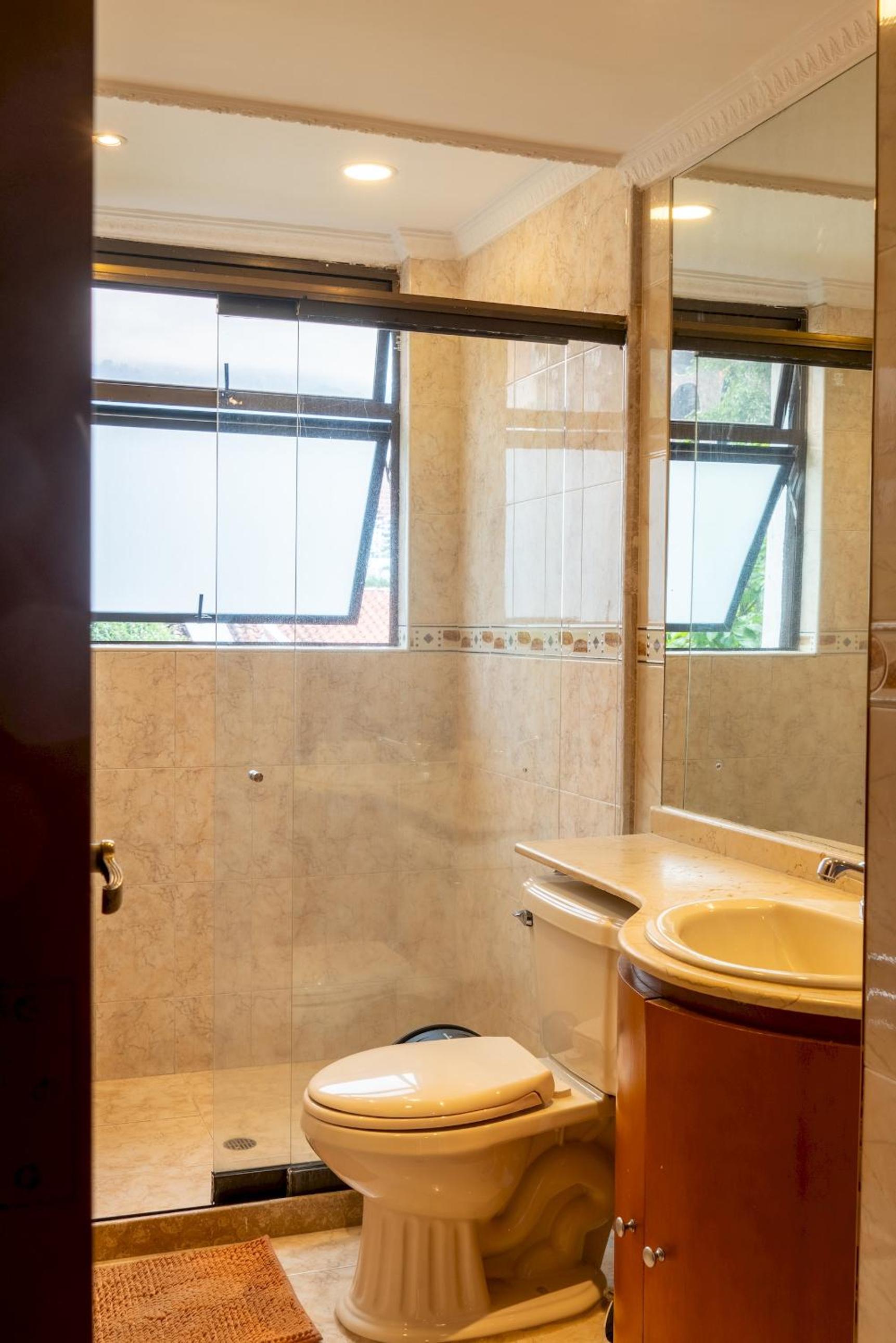 Habitación comfortable baño compartido Poblado-B13