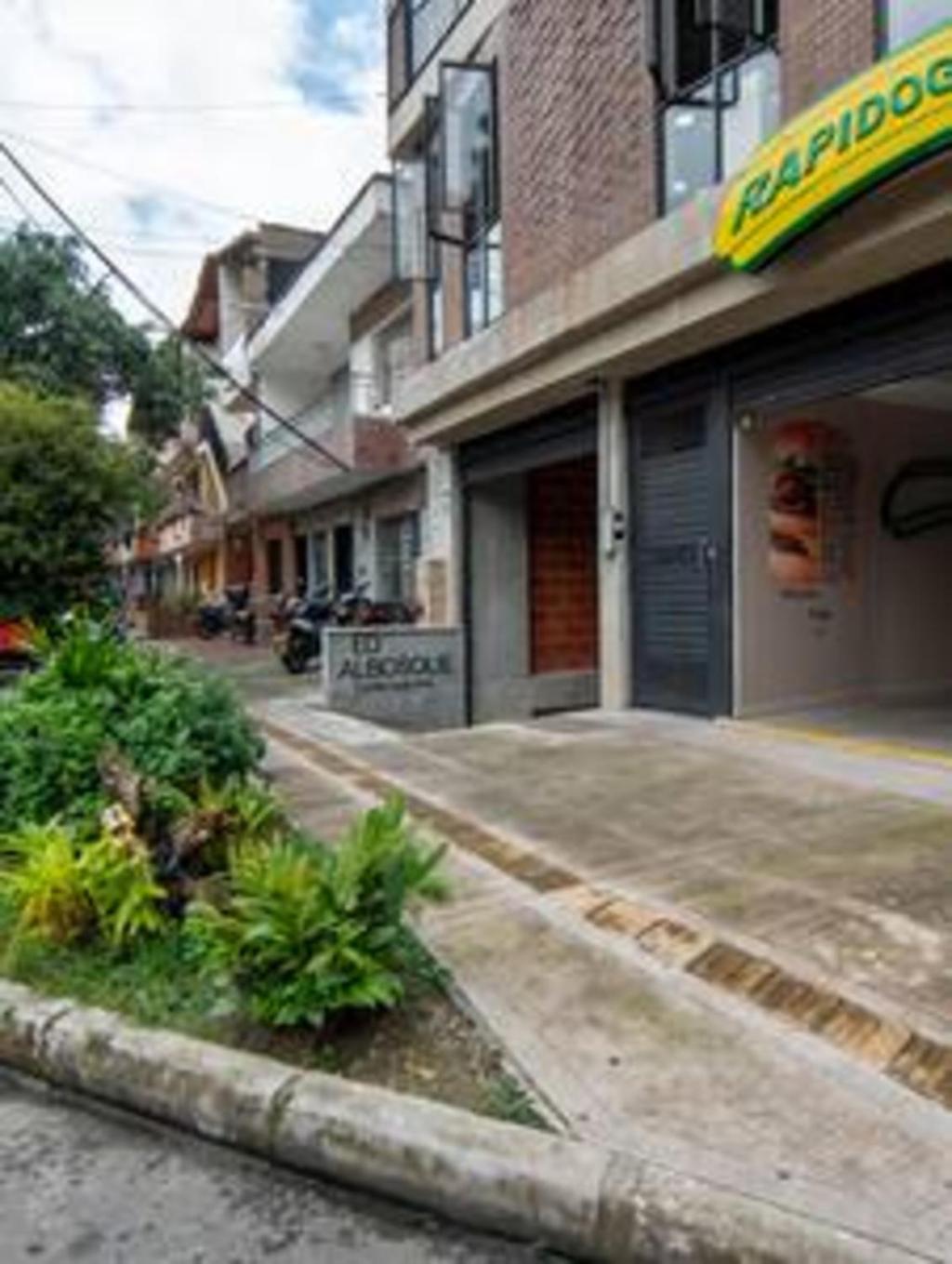 Práctico y central apartamento en Envigado -C2