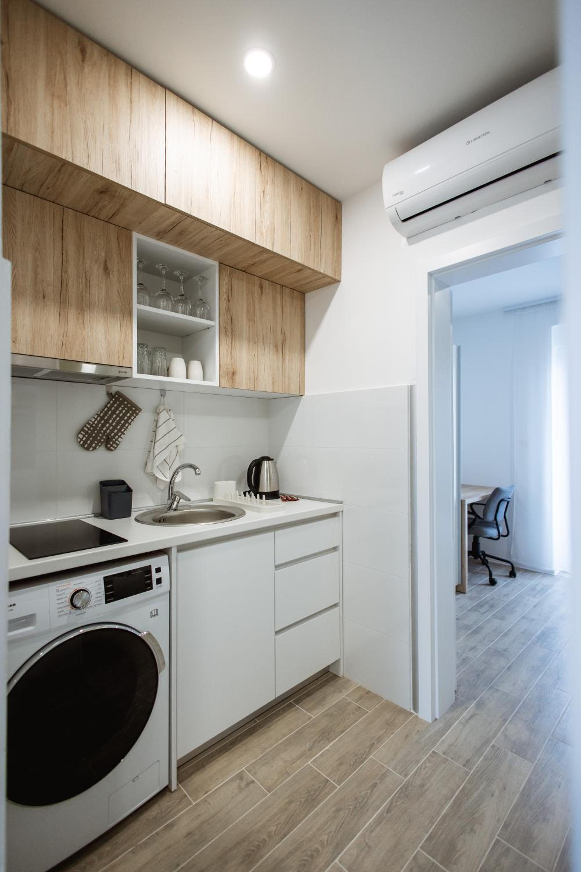 Cozy Studio Apartment in Osijek - self check in view 4