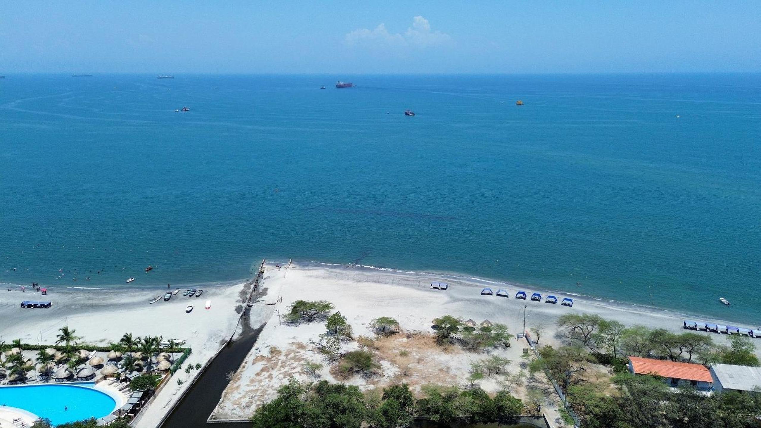 Apto con servicio de playa, terraza con vista 360