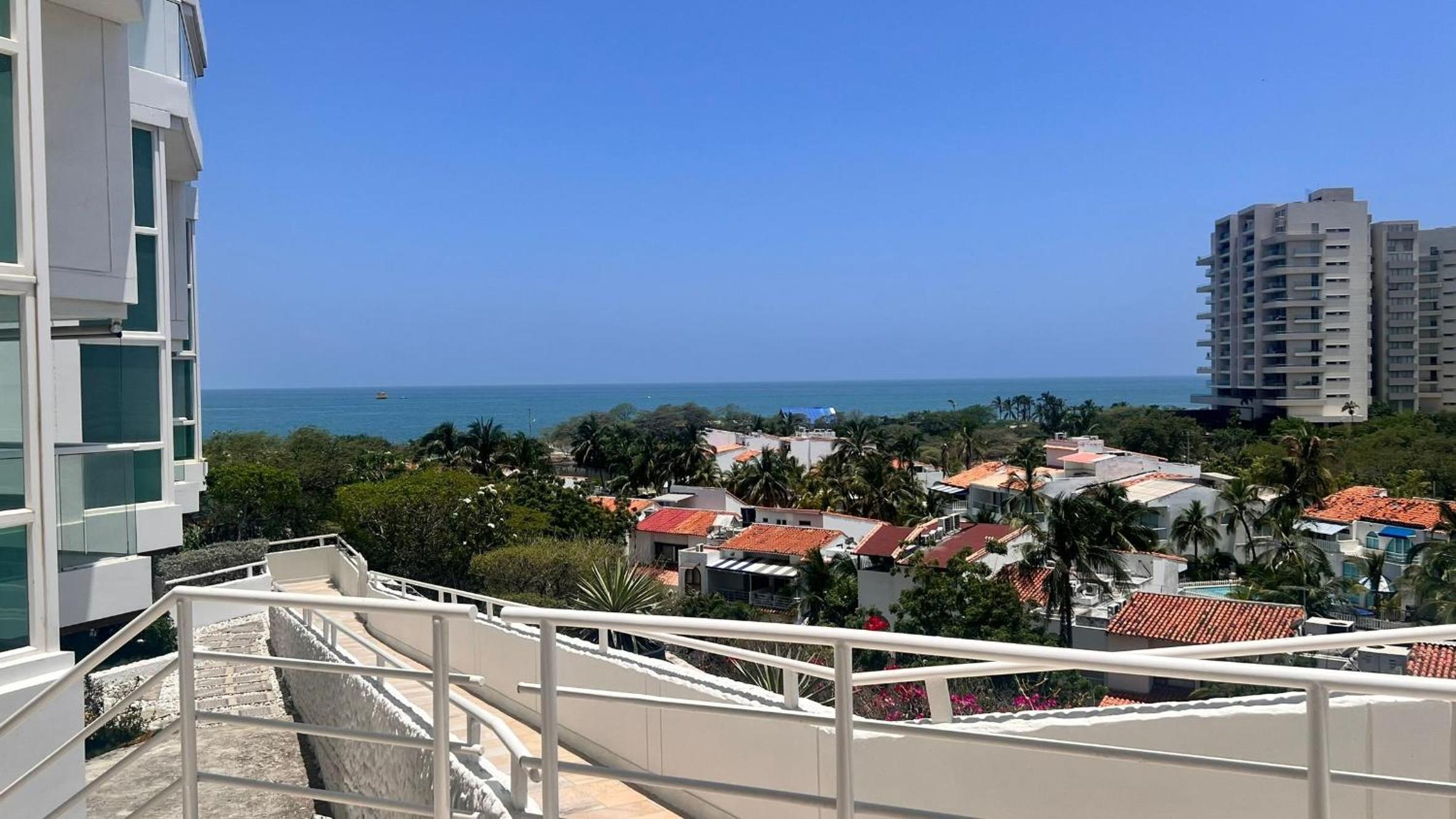 Apto con servicio de playa, terraza con vista 360