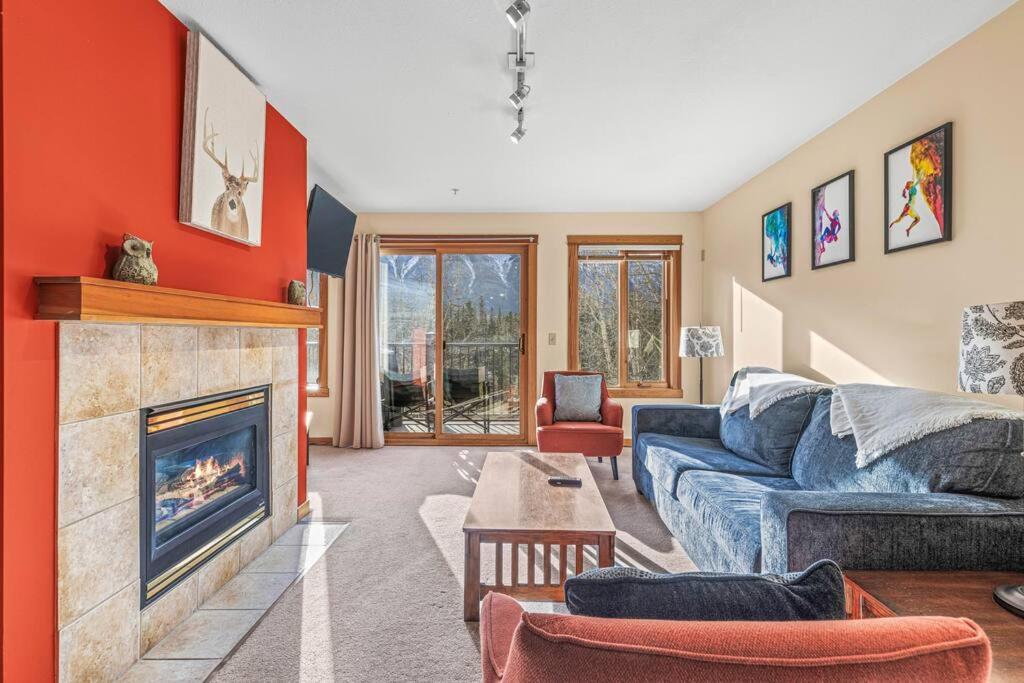 C303 Hidden Gem with MTN andCreek View, Quiet and Private