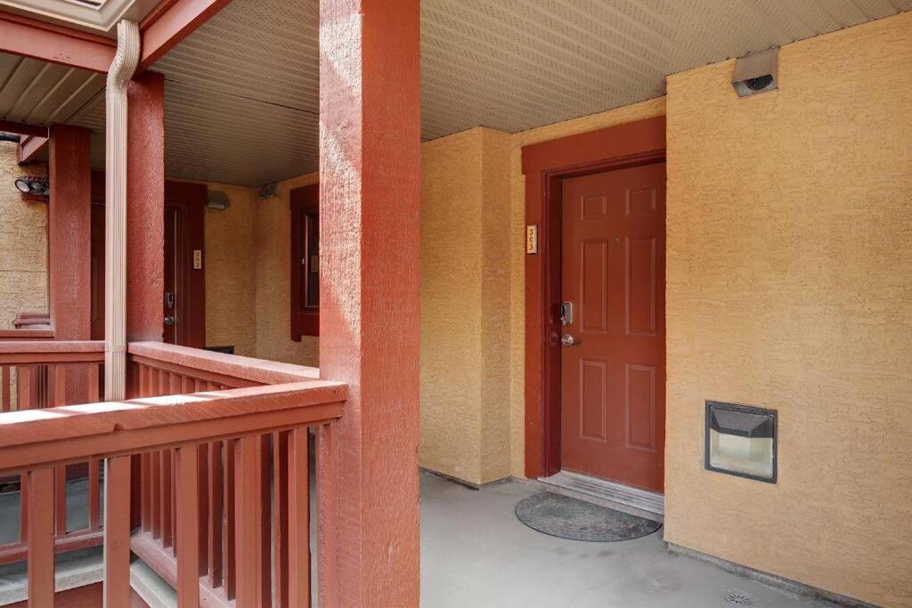 C303 Hidden Gem with MTN andCreek View, Quiet and Private