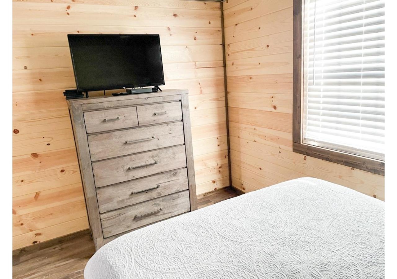 6 Hico Glamping Farm Animals Campfire near Glen Rose by Vacation Your Way