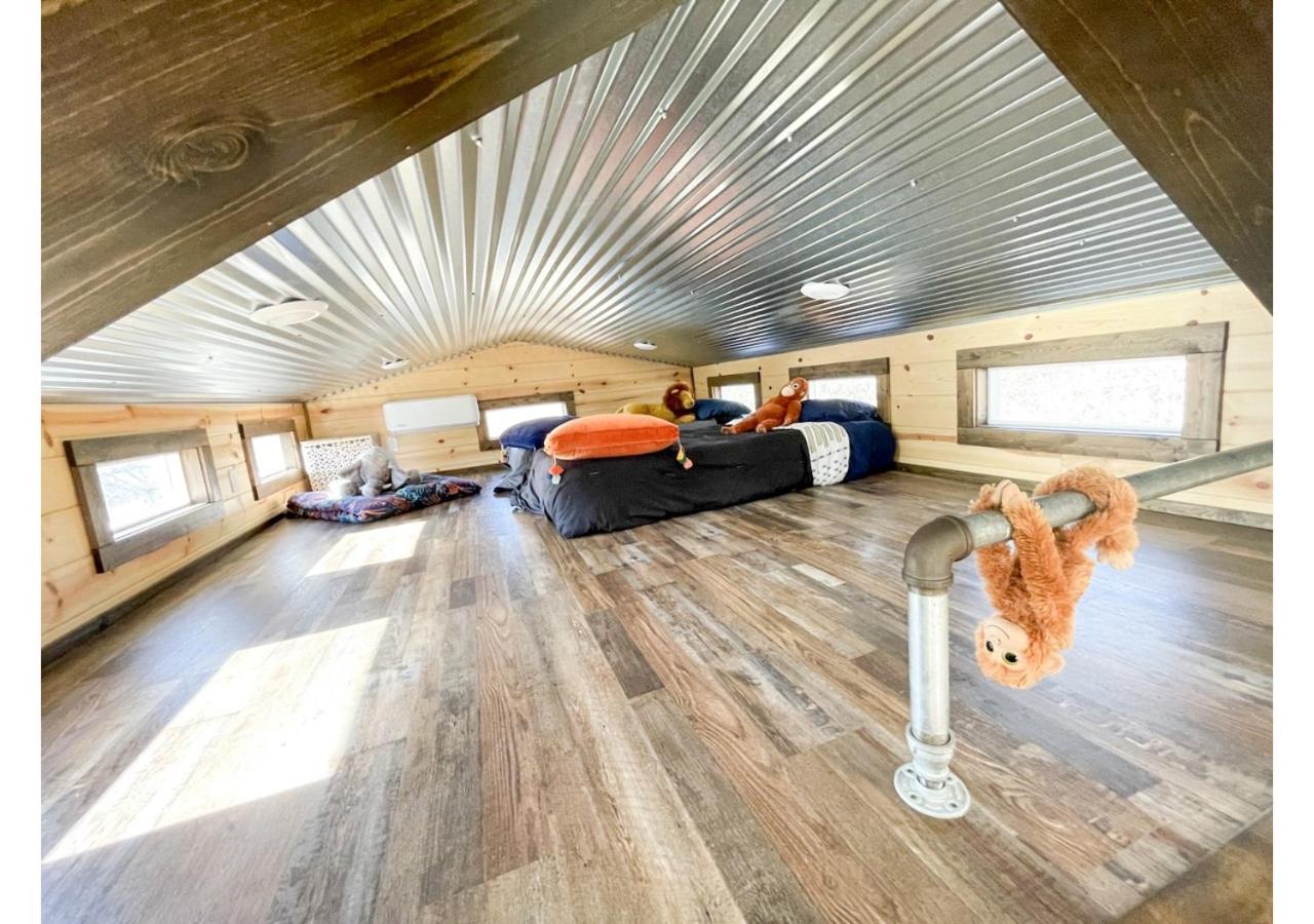 6 Hico Glamping Farm Animals Campfire near Glen Rose by Vacation Your Way