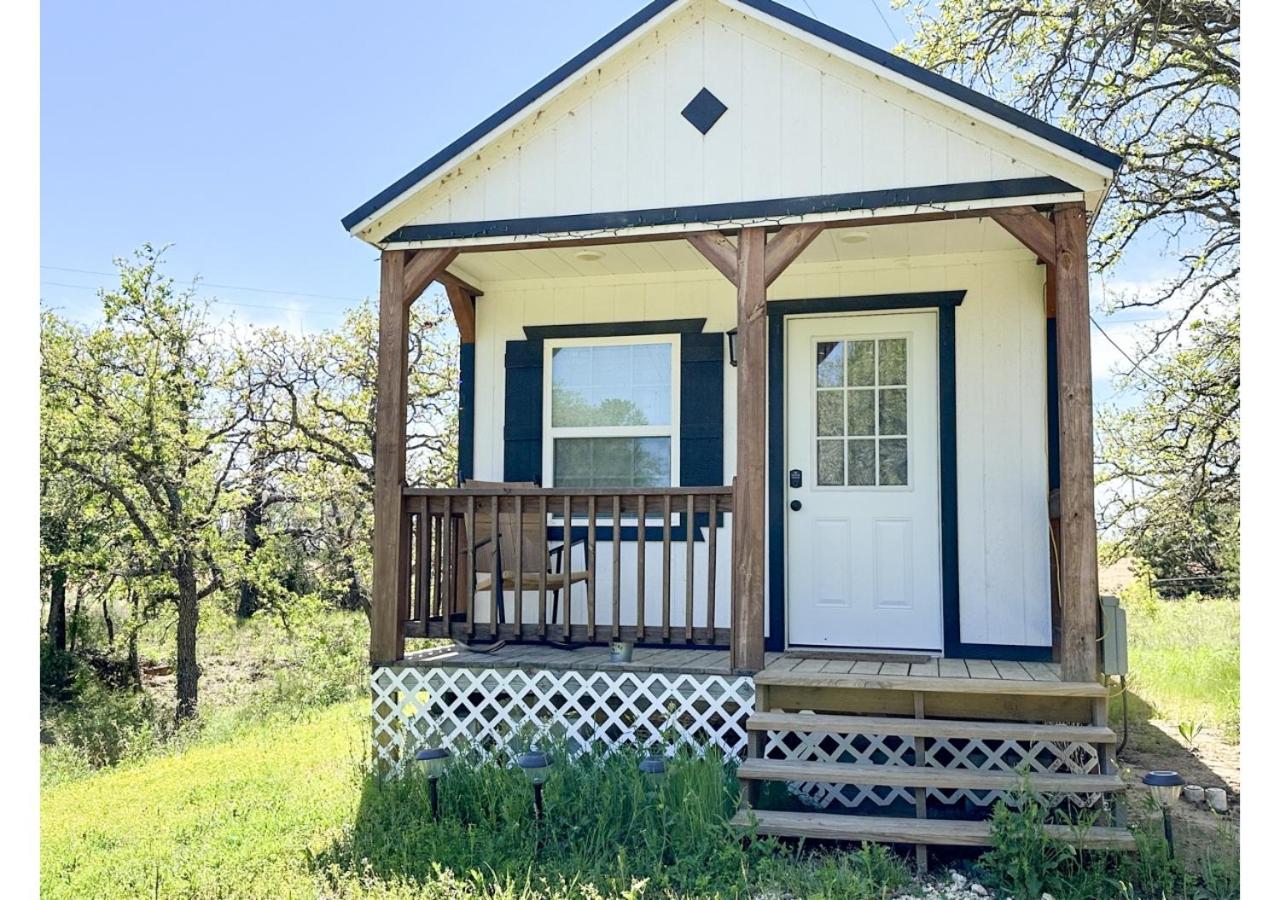 6 Hico Glamping Farm Animals Campfire near Glen Rose by Vacation Your Way