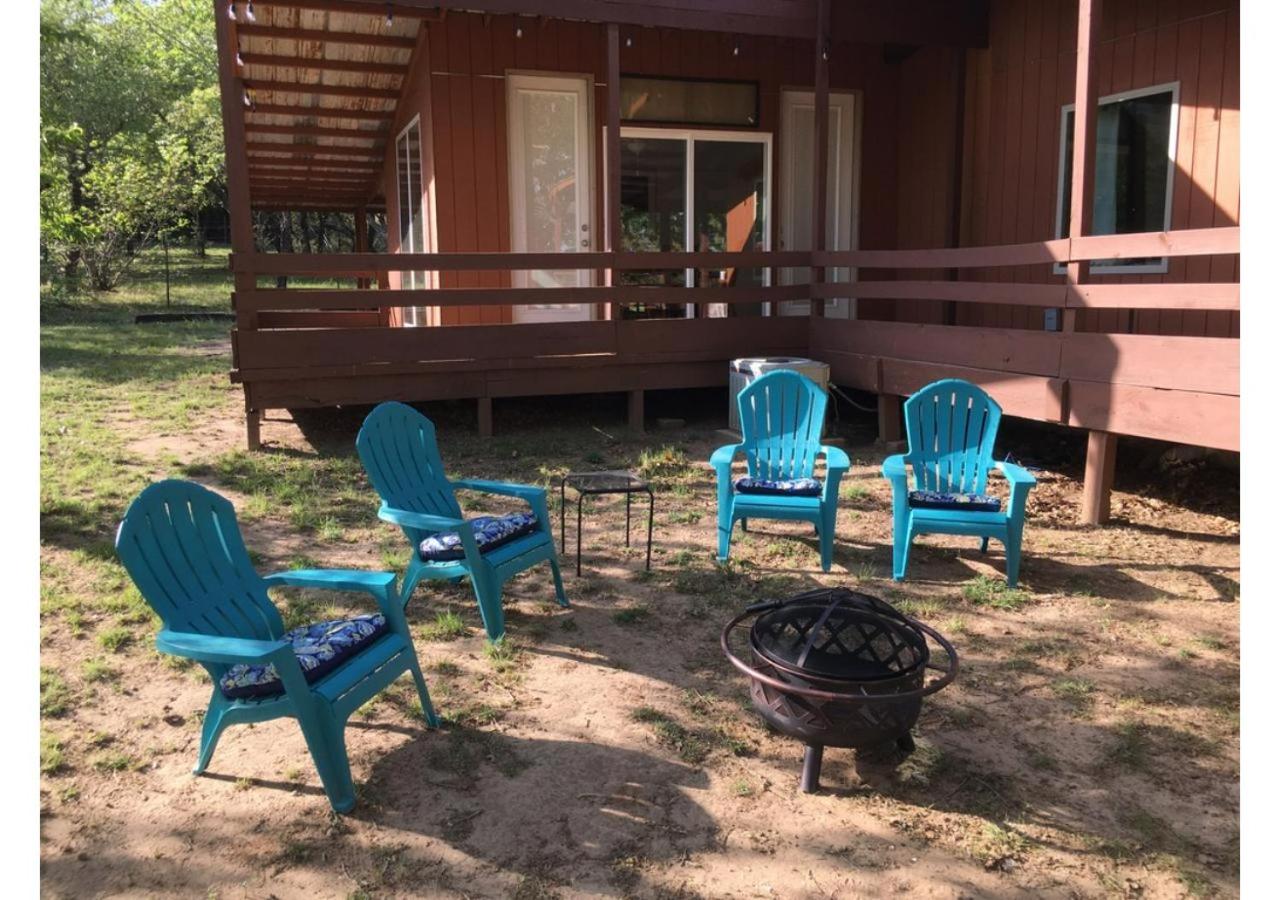 6 Hico Glamping Farm Animals Campfire near Glen Rose by Vacation Your Way