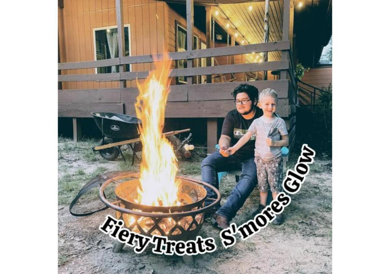 6 Hico Glamping Farm Animals Campfire near Glen Rose by Vacation Your Way