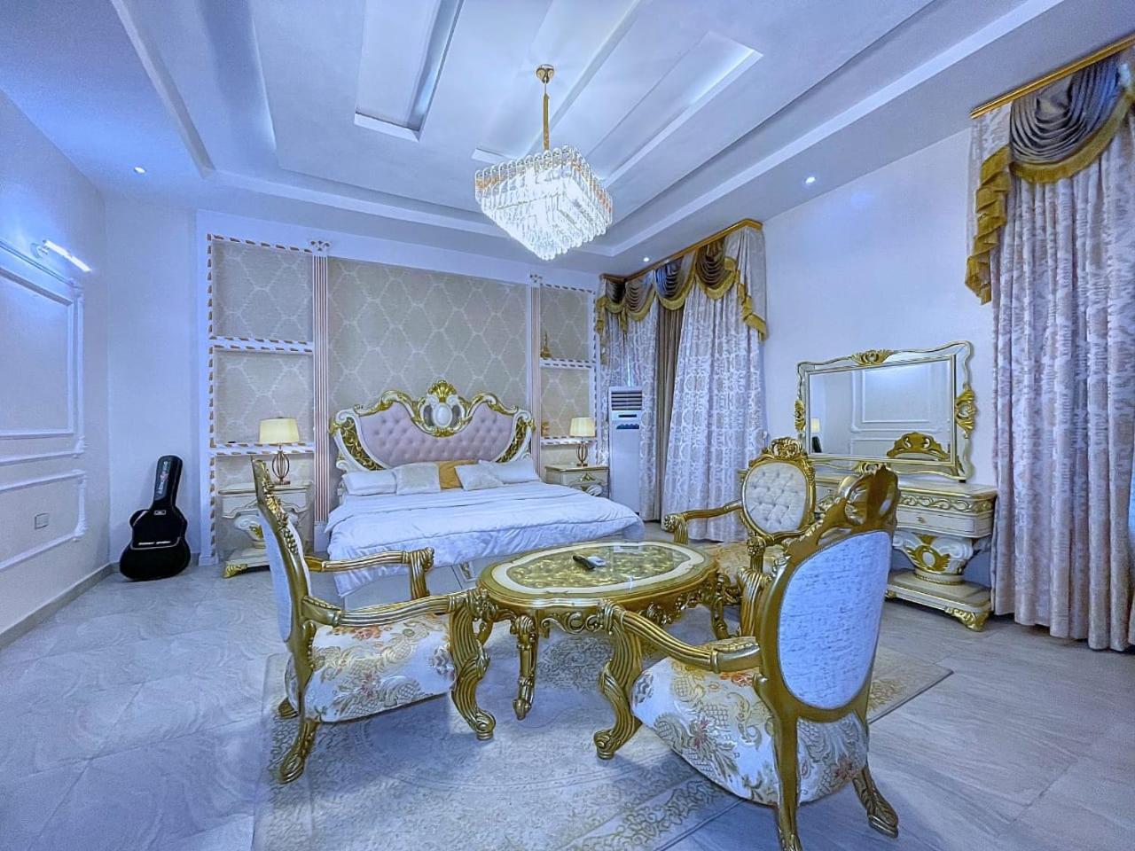 Royal Comfort view 3