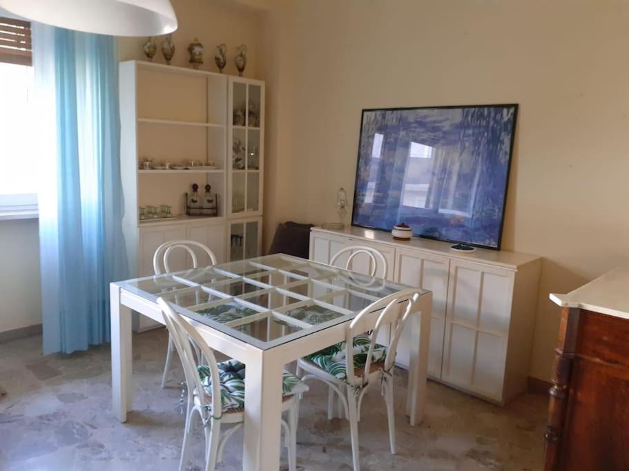 La casa del mare en Pescara — dining