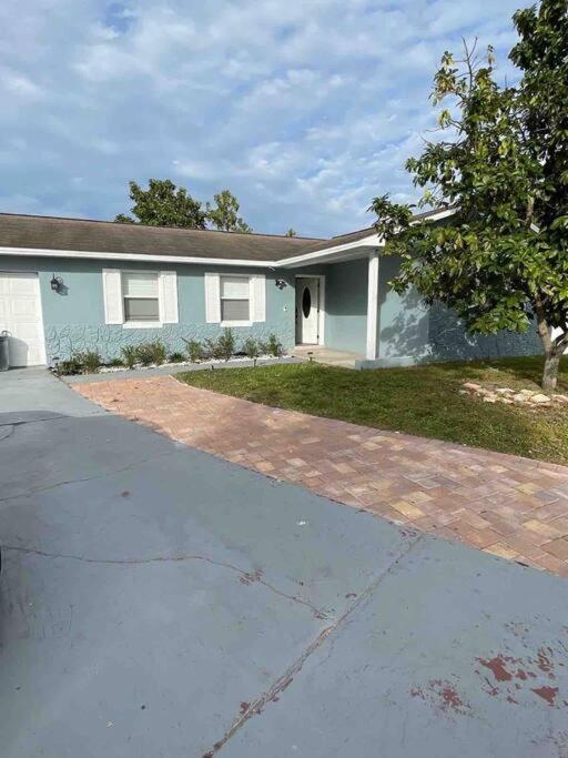 Modern 3Bedroom 2 Bathroom Home Near Universal