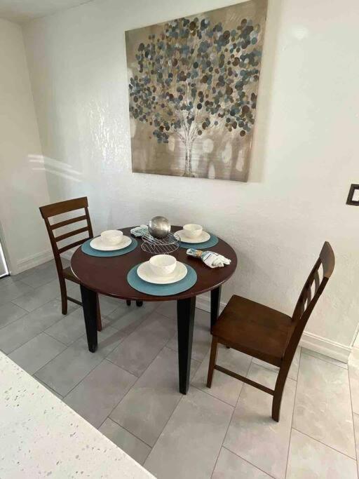 Modern 3Bedroom 2 Bathroom Home Near Universal