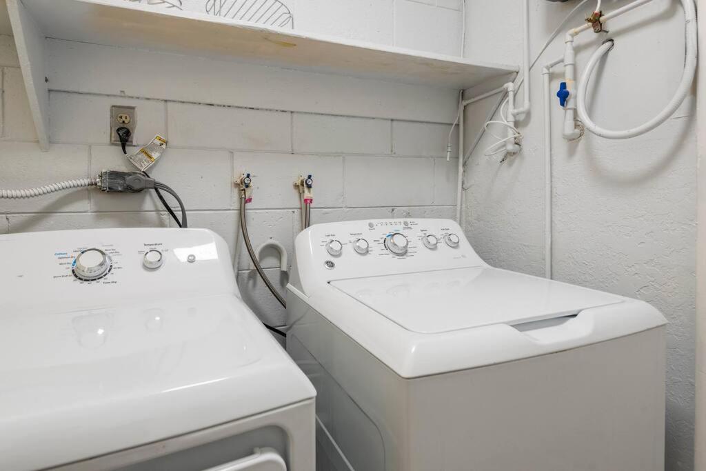 Modern 3Bedroom 2 Bathroom Home Near Universal