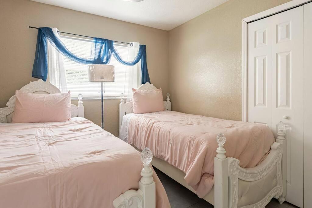 Modern 3Bedroom 2 Bathroom Home Near Universal