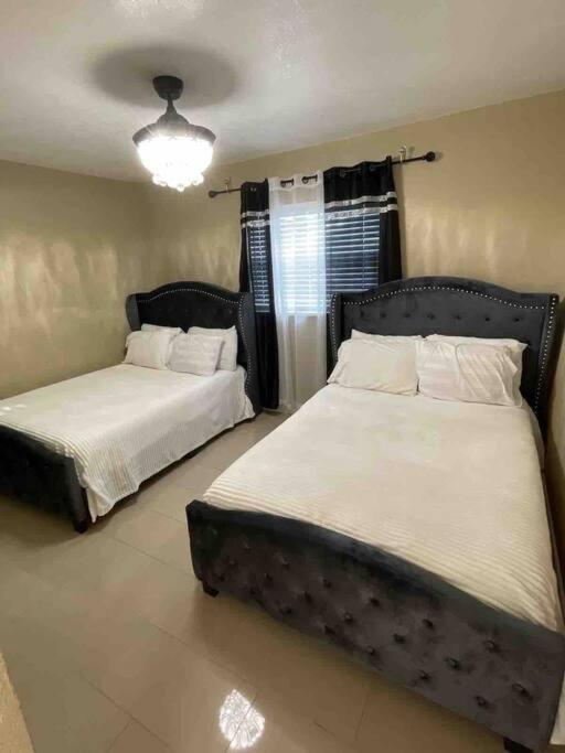 Modern 3Bedroom 2 Bathroom Home Near Universal