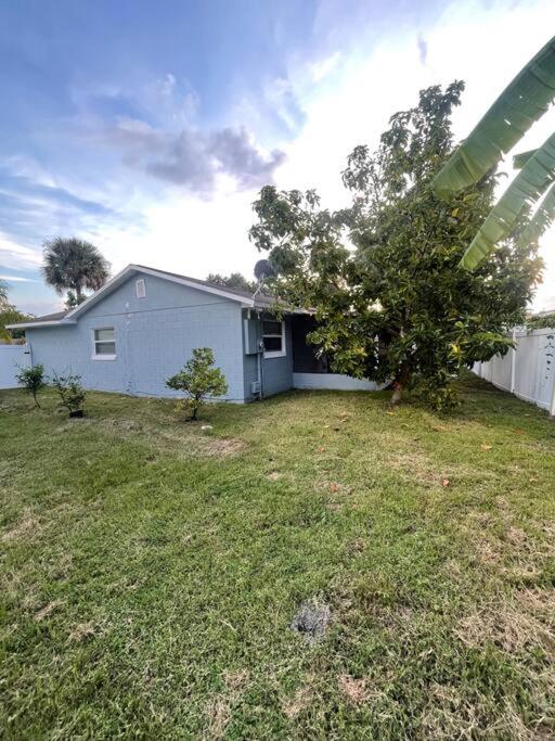Modern 3Bedroom 2 Bathroom Home Near Universal