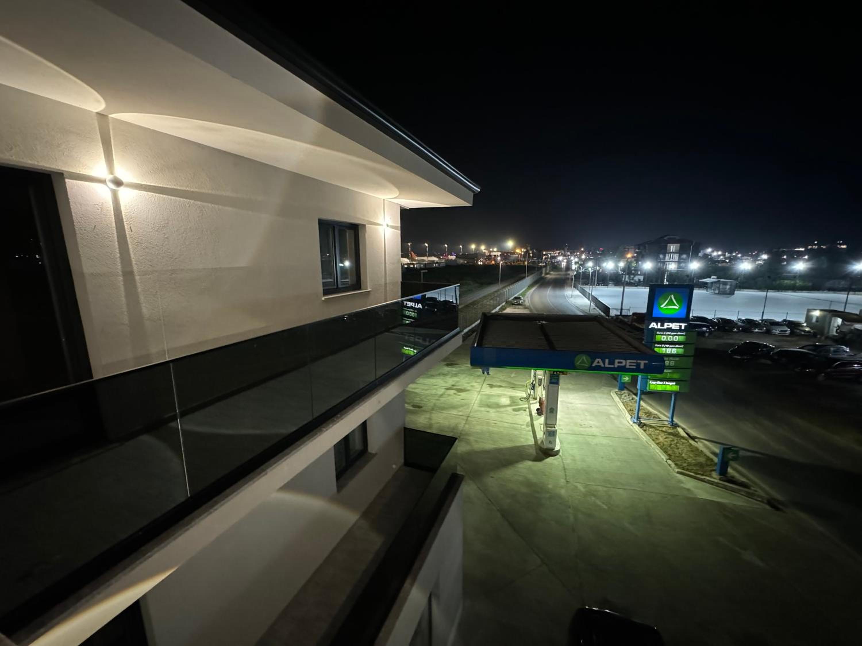 Hotel Side Airport Hotel - Image 1