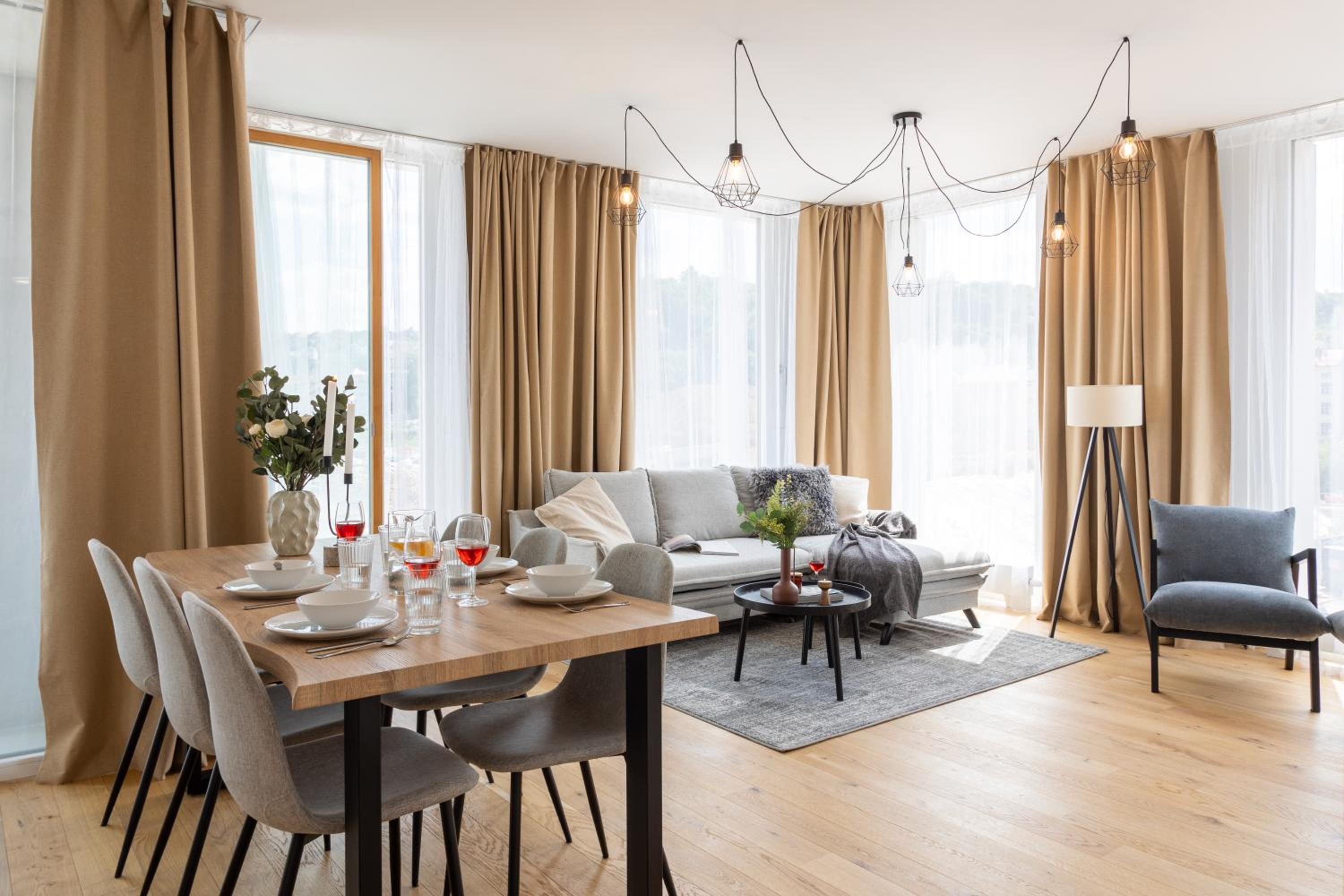 Prague Days - Two-bedroom Apartment with Balcony and Garage Parking in Smíchov