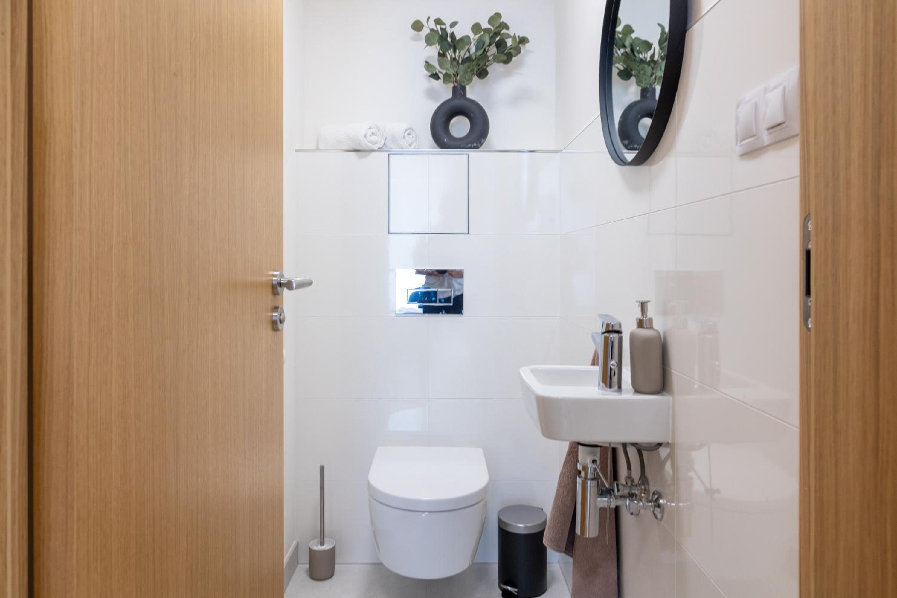 Prague Days - Two-bedroom Apartment with Balcony and Garage Parking in Smíchov