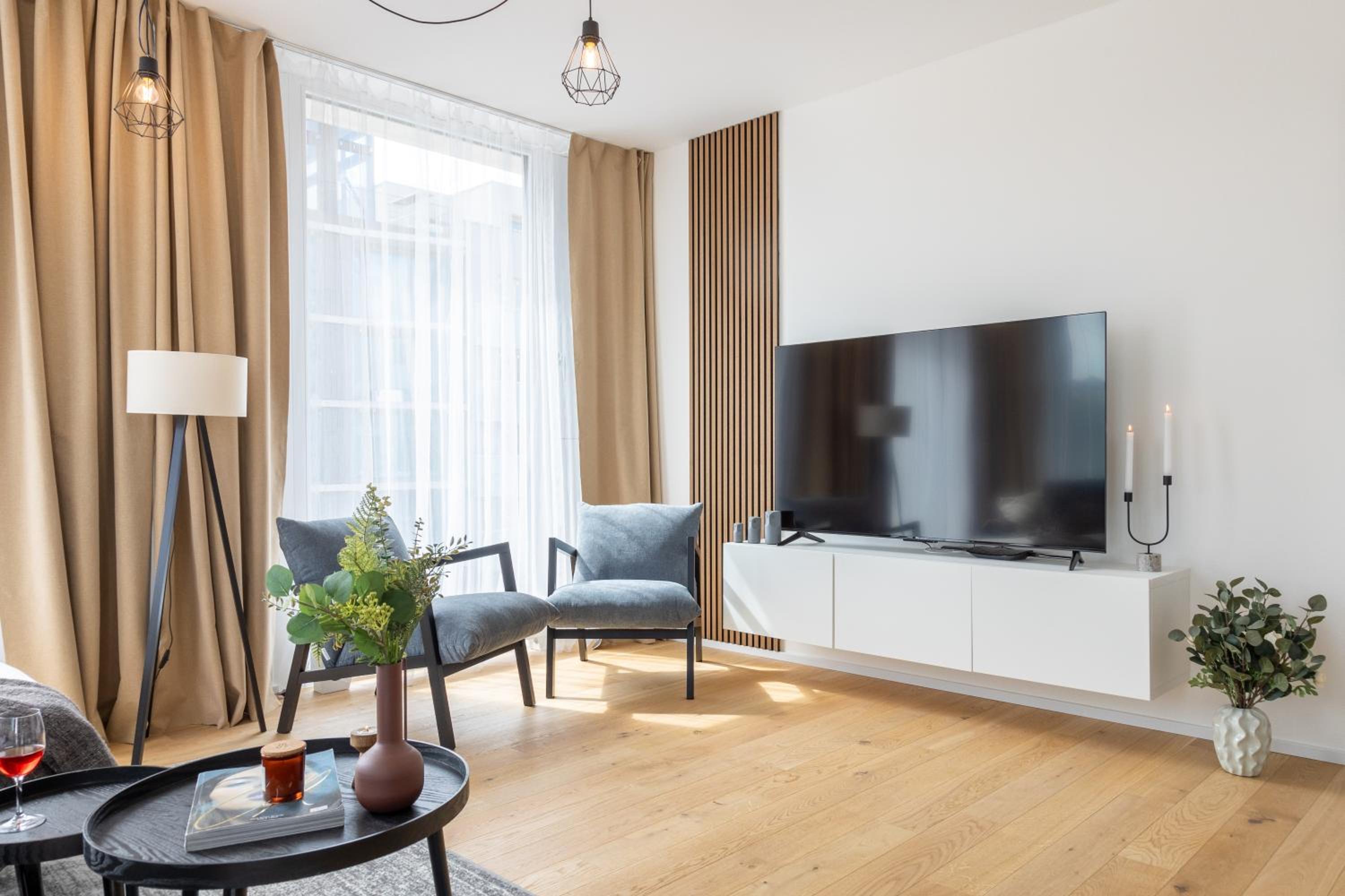 Prague Days - Two-bedroom Apartment with Balcony and Garage Parking in Smíchov