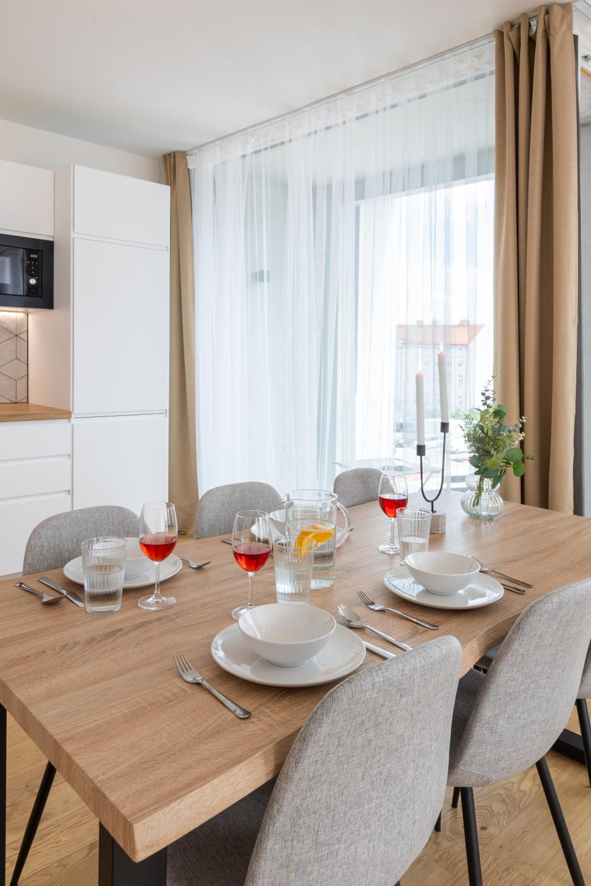 Prague Days - Two-bedroom Apartment with Balcony and Garage Parking in Smíchov