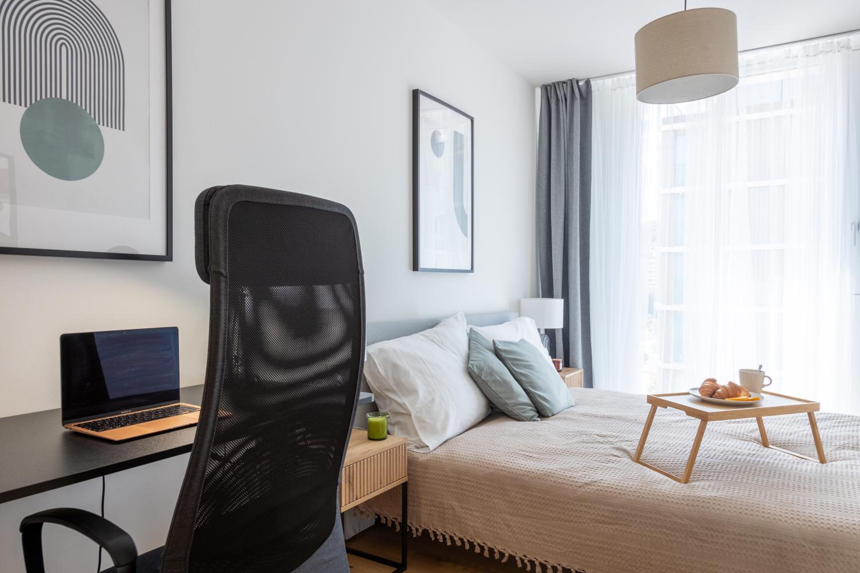 Prague Days - Two-bedroom Apartment with Balcony and Garage Parking in Smíchov