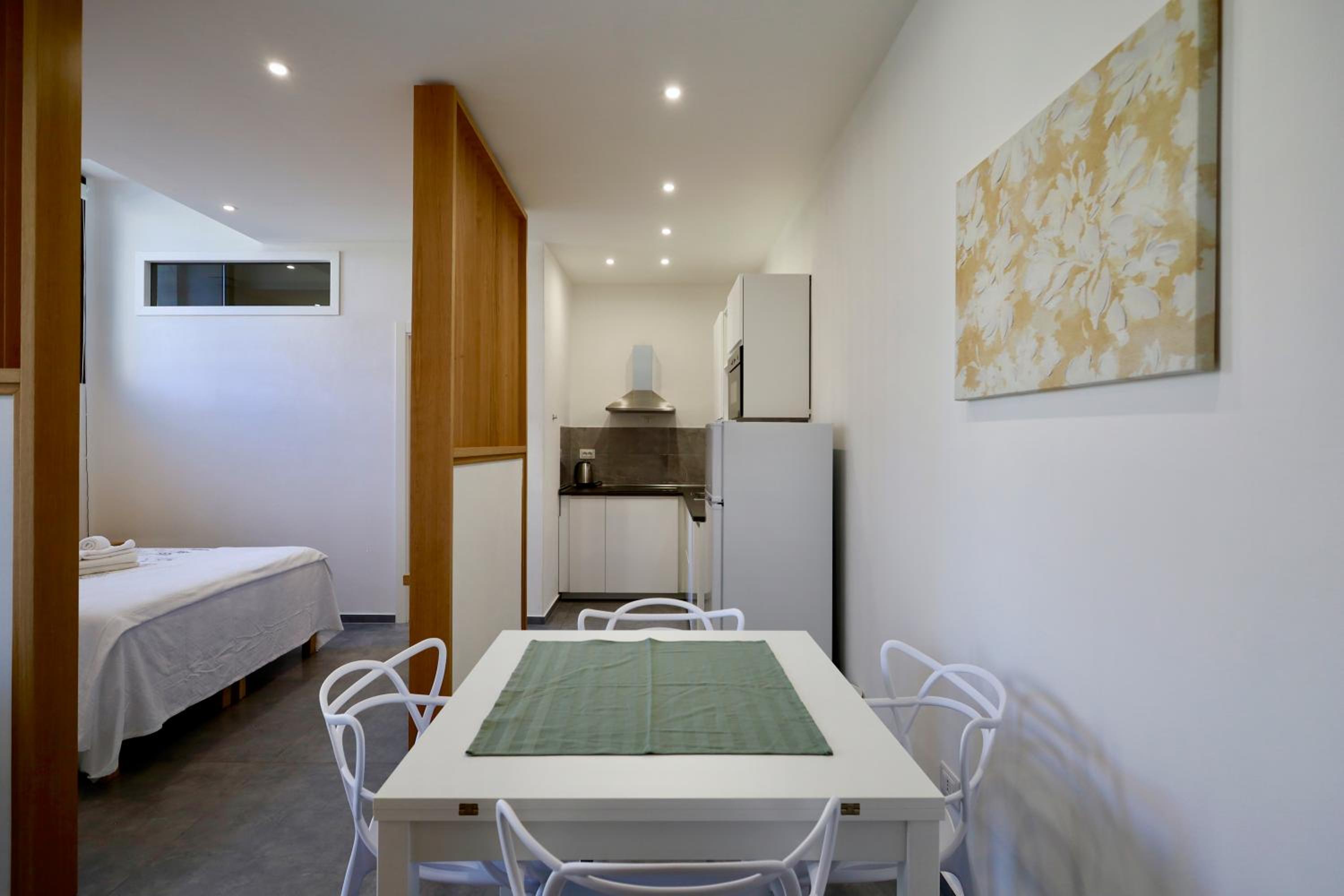 Eos - Elegant Apartments & Suites view 2